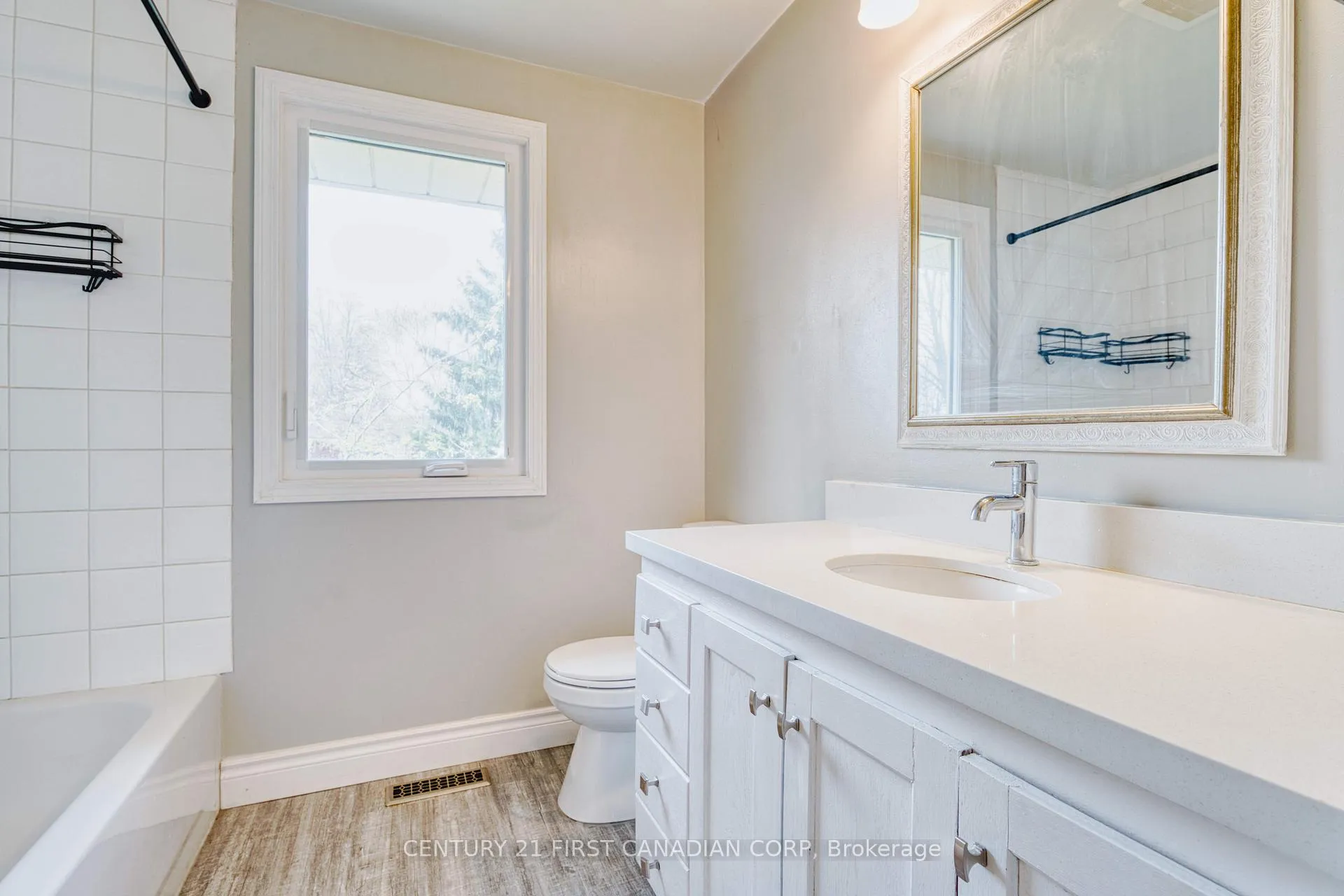 Photo 31 of 814 Grenfell Drive, London, North C — HOMEH