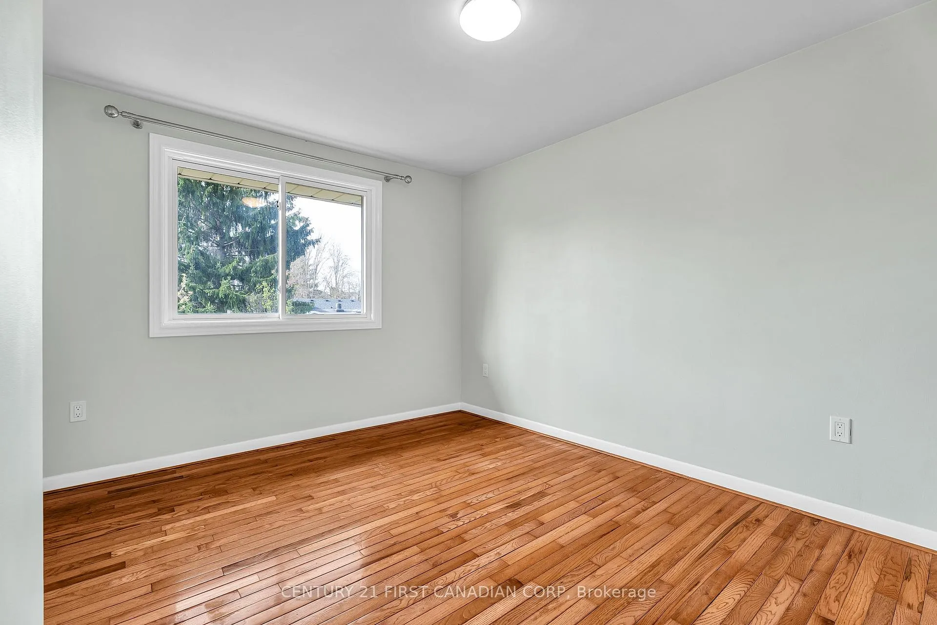 Photo 32 of 814 Grenfell Drive, London, North C — HOMEH