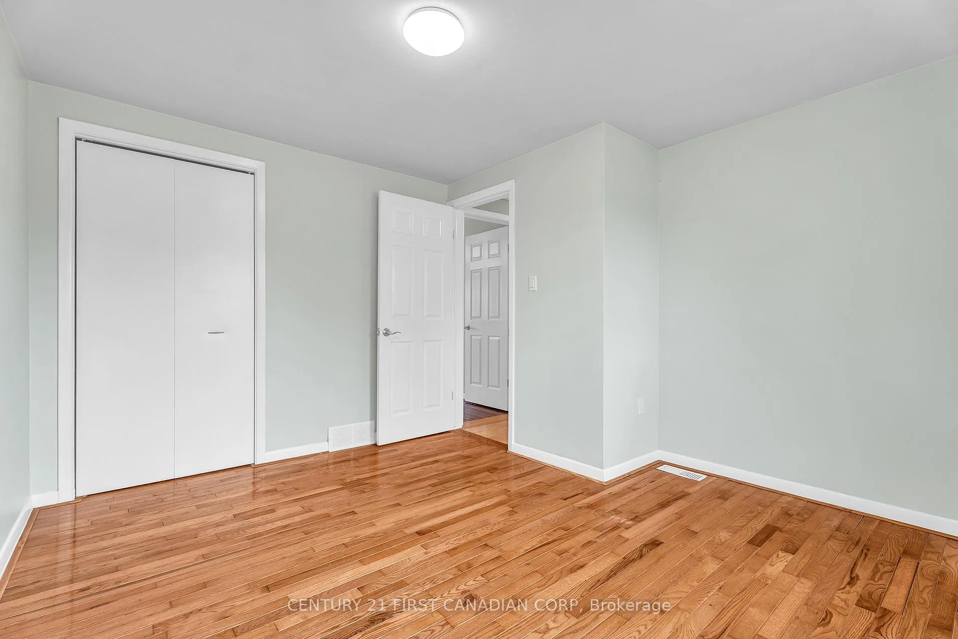 Photo 33 of 814 Grenfell Drive, London, North C — HOMEH