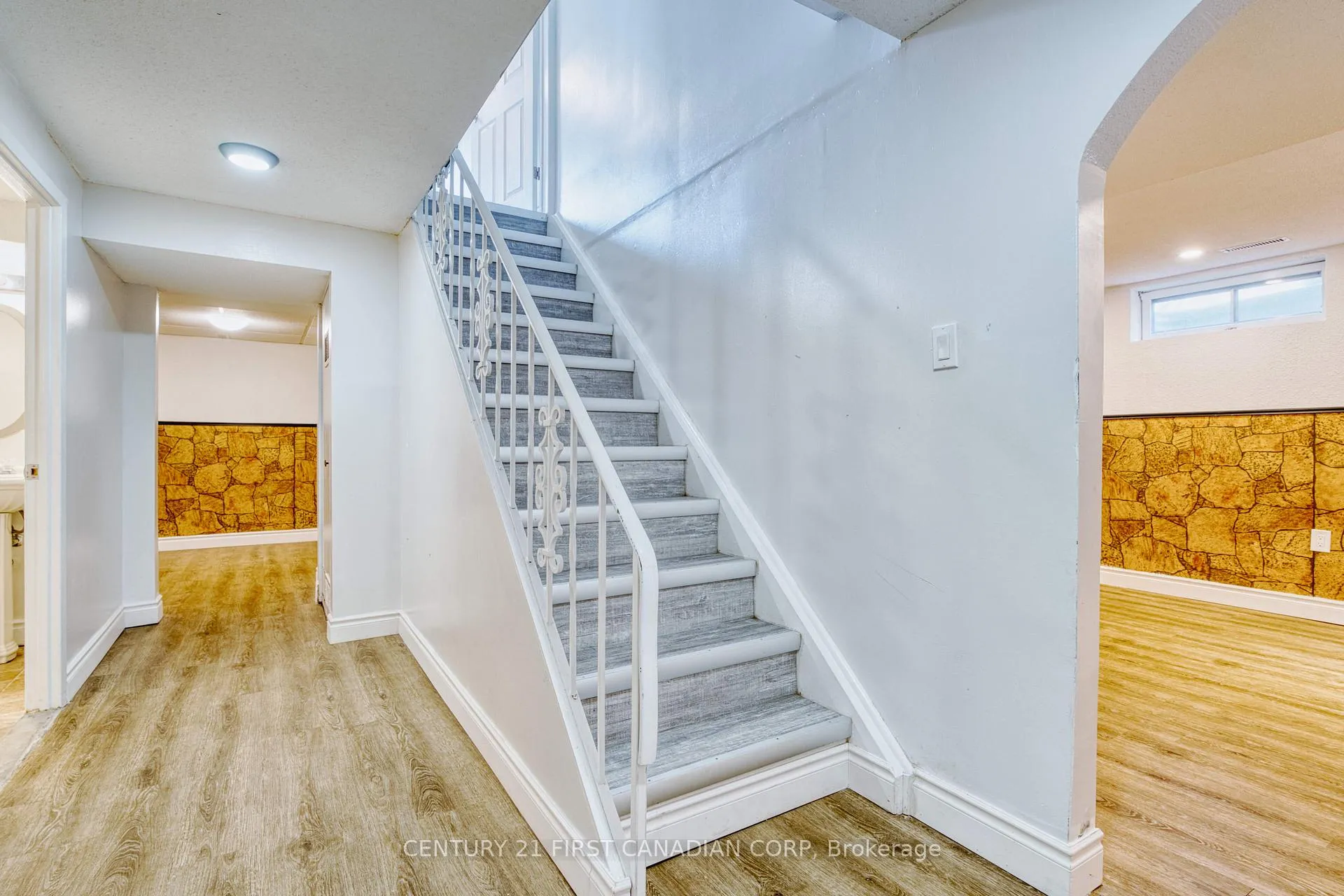 Photo 37 of 814 Grenfell Drive, London, North C — HOMEH