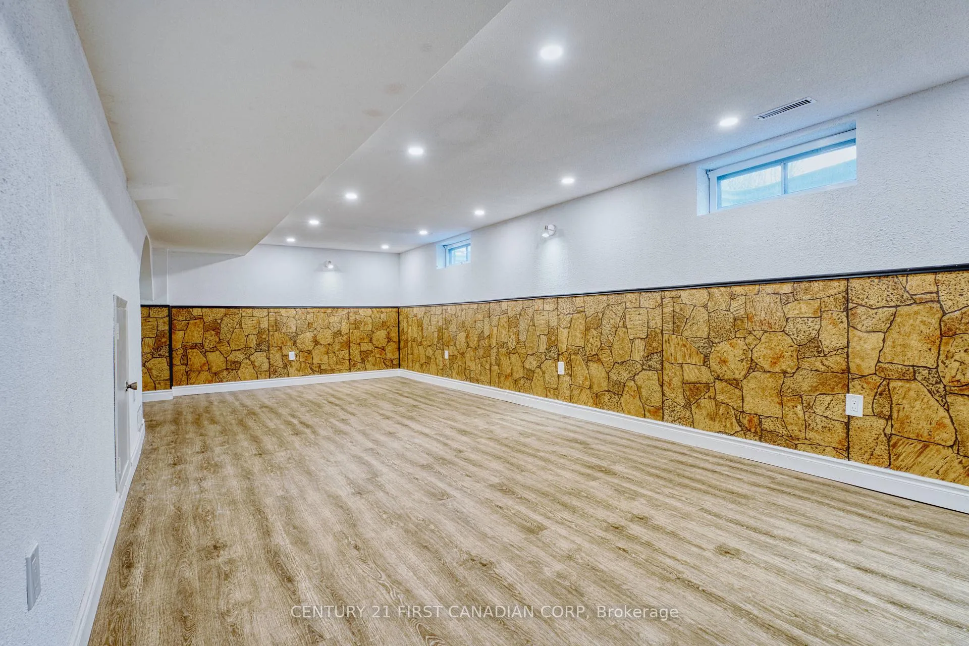 Photo 38 of 814 Grenfell Drive, London, North C — HOMEH