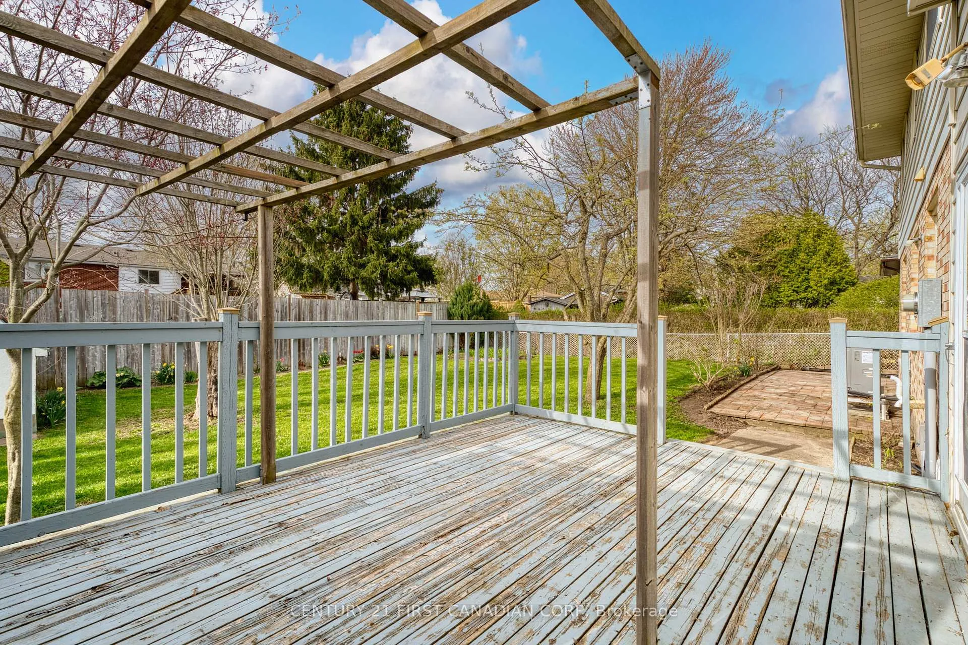 Photo 43 of 814 Grenfell Drive, London, North C — HOMEH