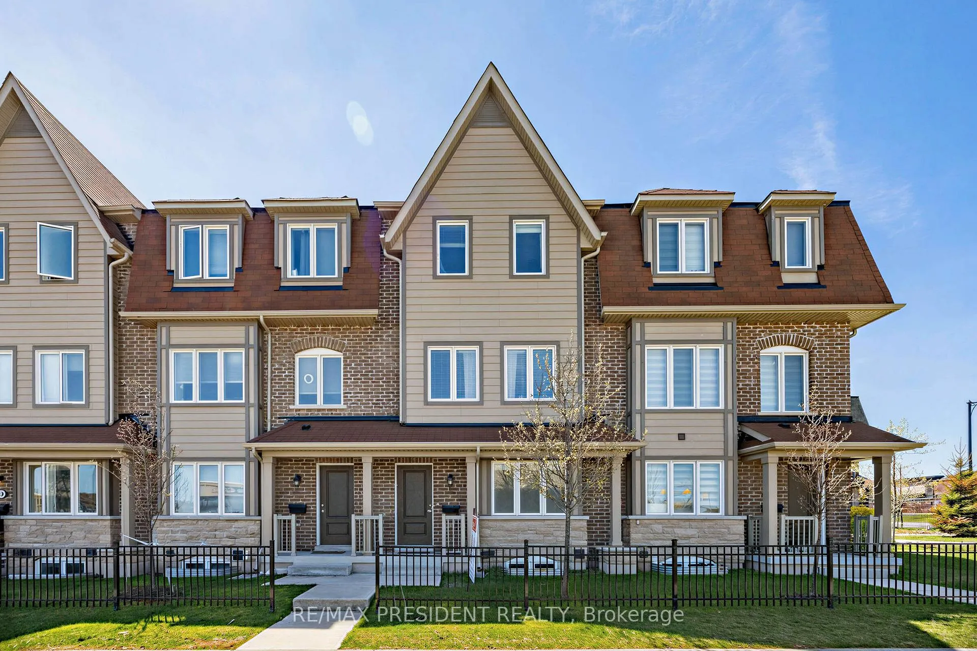 Photo 2 of Unit 14, 50 Edinburgh Drive, Brampton, Bram West — HOMEH