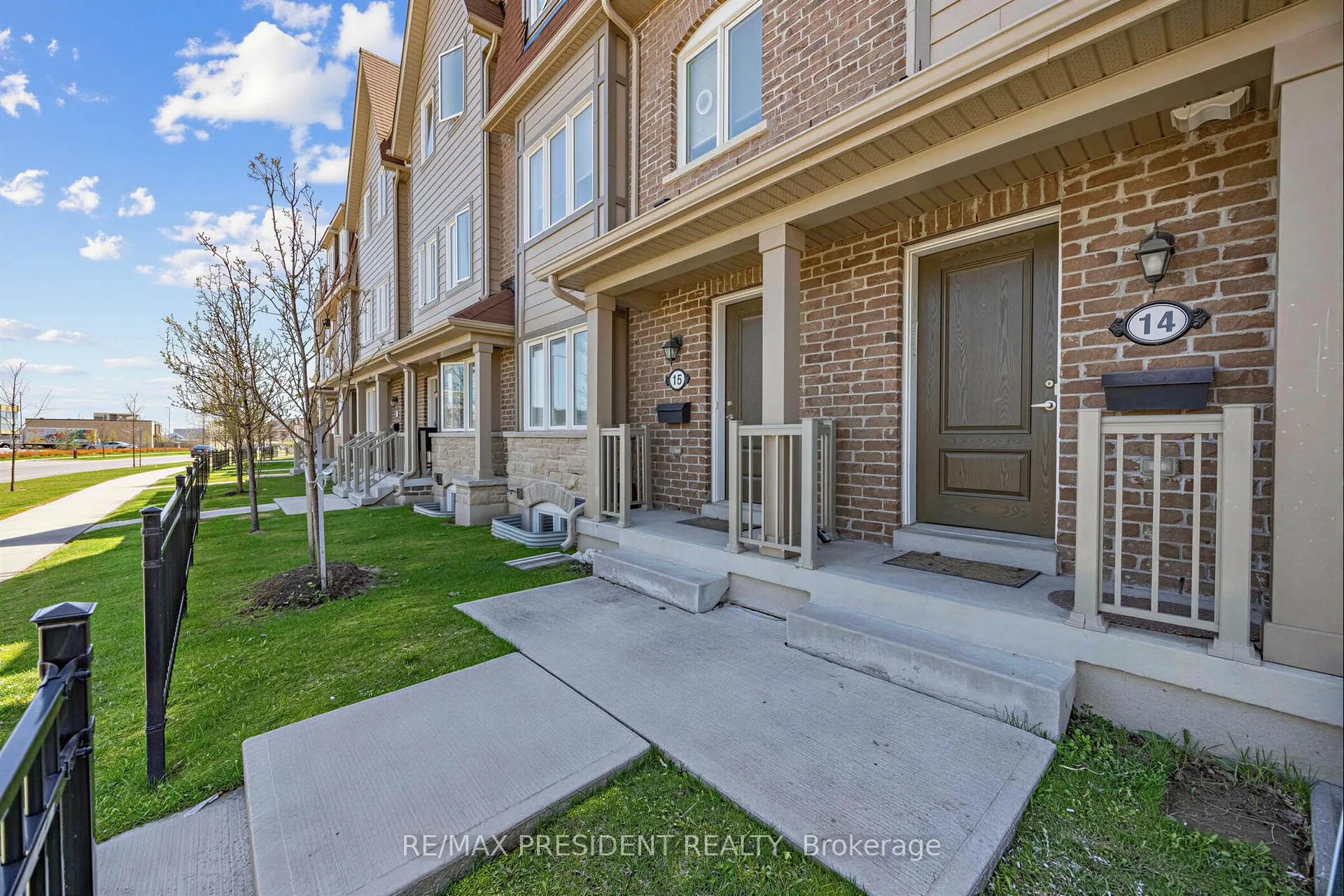 Photo 4 of Unit 14, 50 Edinburgh Drive, Brampton, Bram West — HOMEH