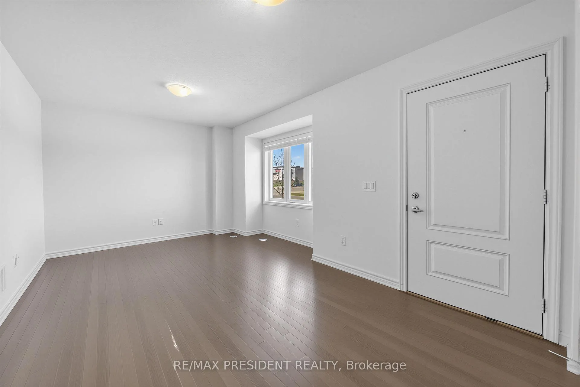 Photo 5 of Unit 14, 50 Edinburgh Drive, Brampton, Bram West — HOMEH