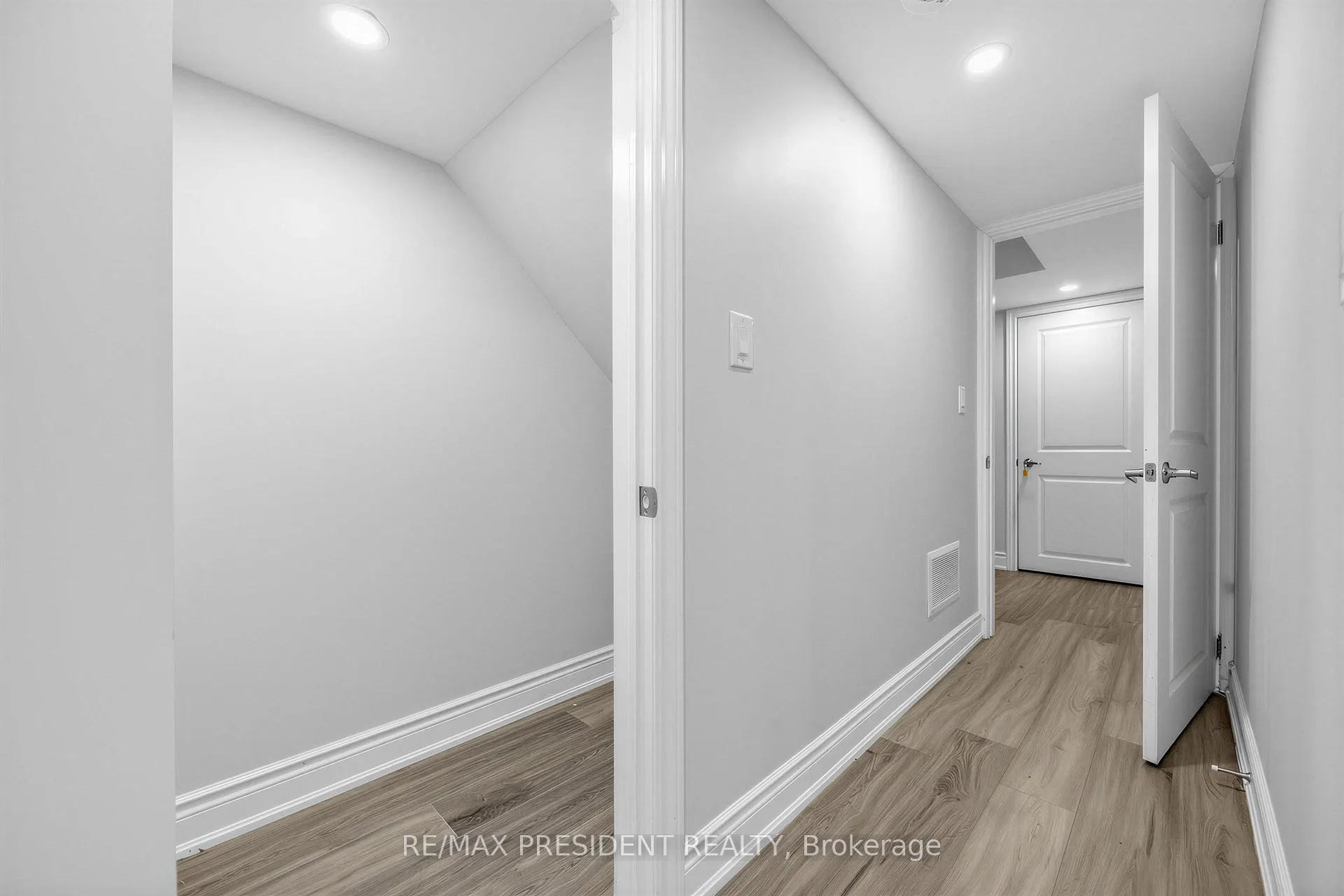 Photo 15 of Unit 14, 50 Edinburgh Drive, Brampton, Bram West — HOMEH
