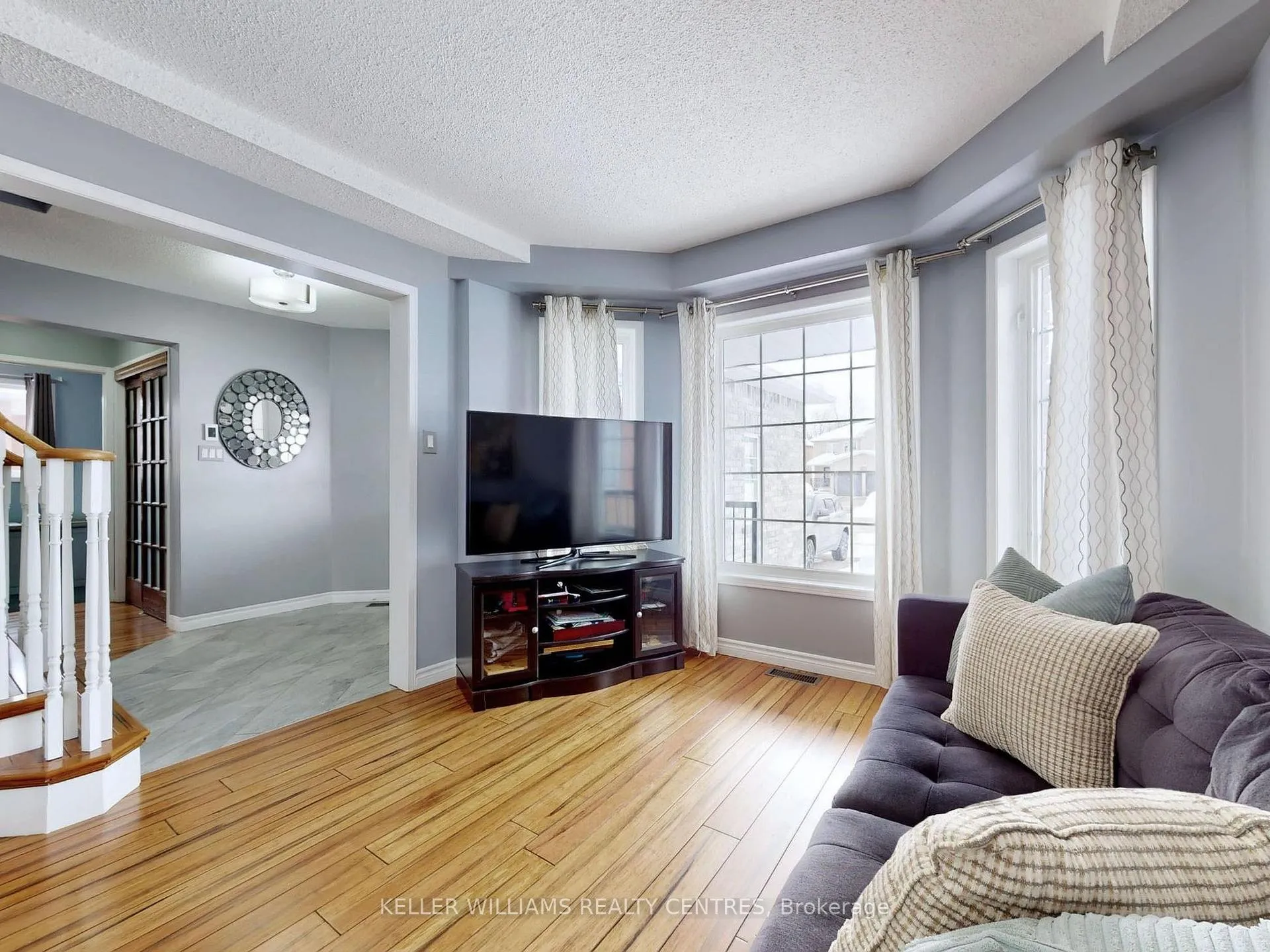 Photo 4 of 1184 Leslie Drive, Innisfil, Alcona — HOMEH