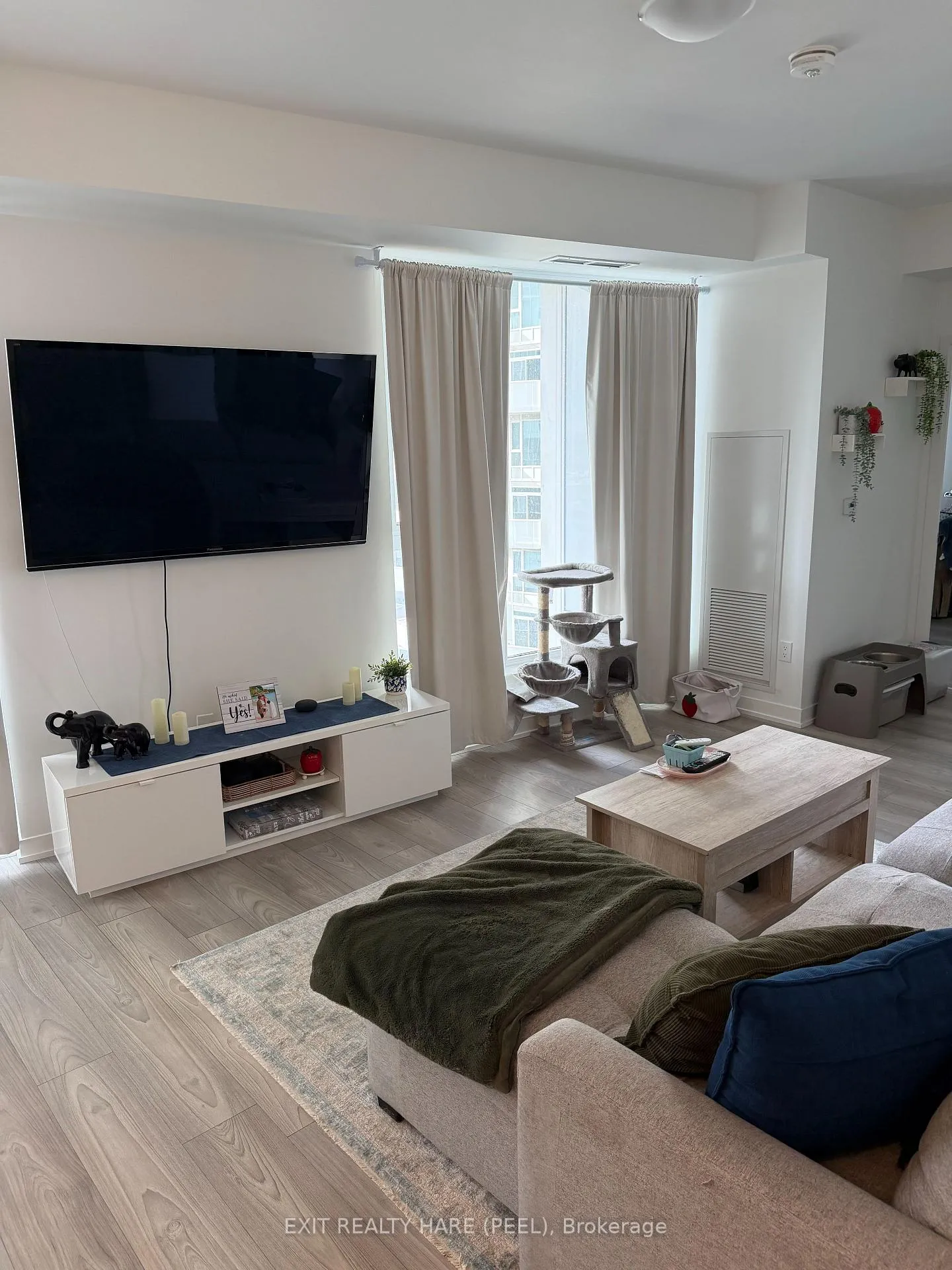 Photo 9 of Unit 1203, 474 Caldari Road, Vaughan, Concord — HOMEH