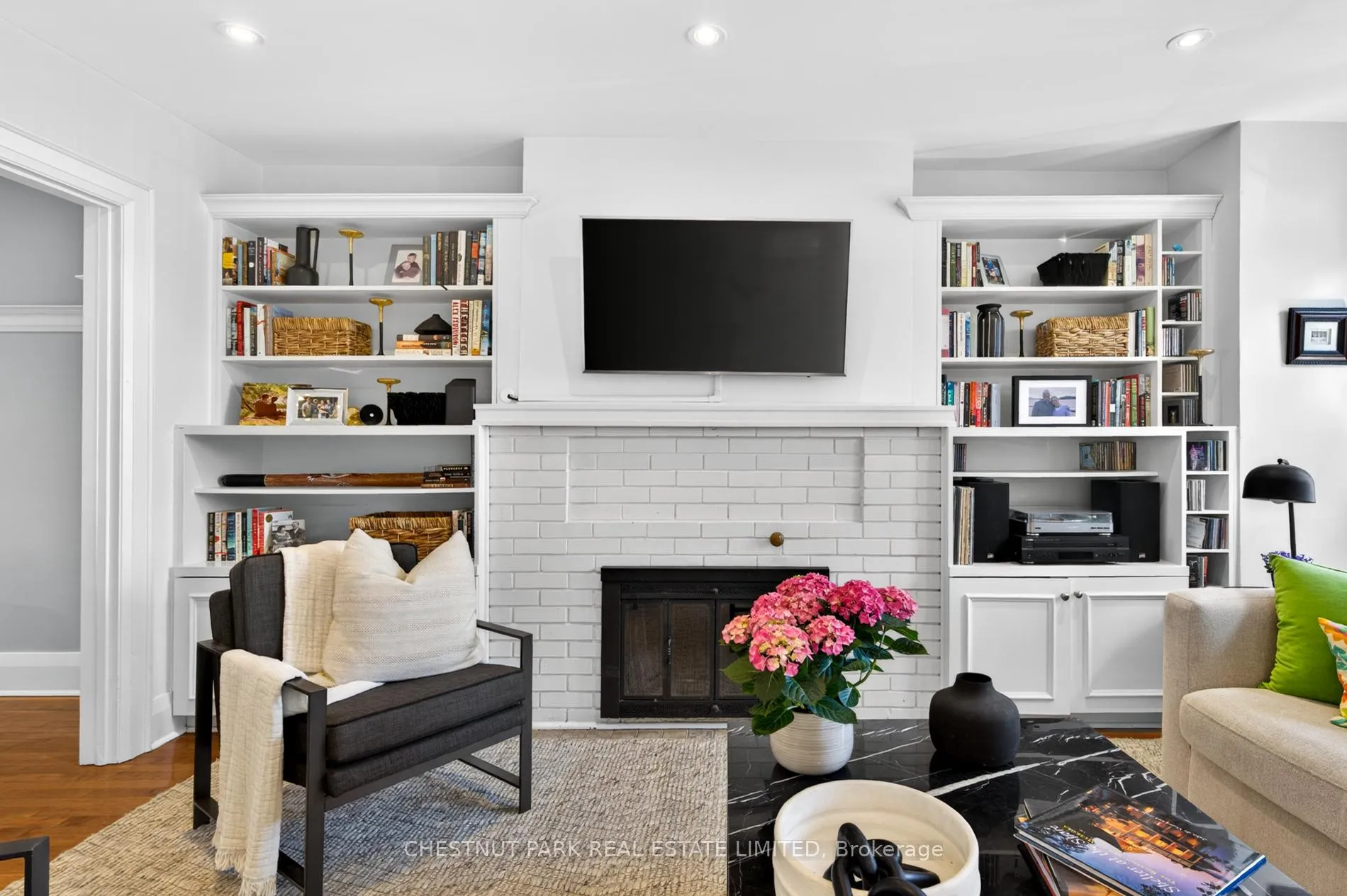 Photo 6 of 44 Harwood Road, Toronto, Mount Pleasant East — HOMEH