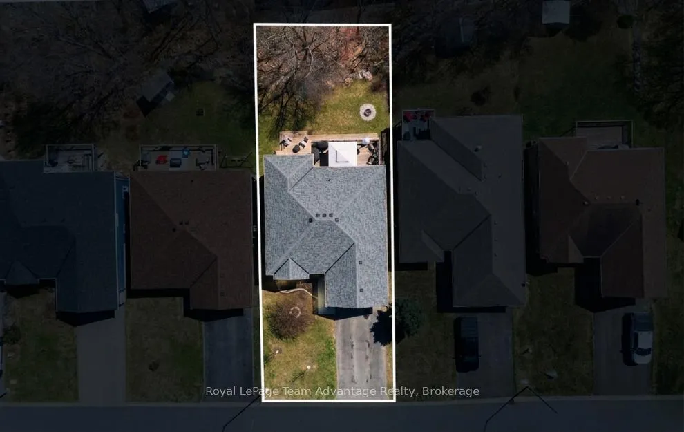 Photo 3 of 8 Avery Court, Parry Sound — HOMEH