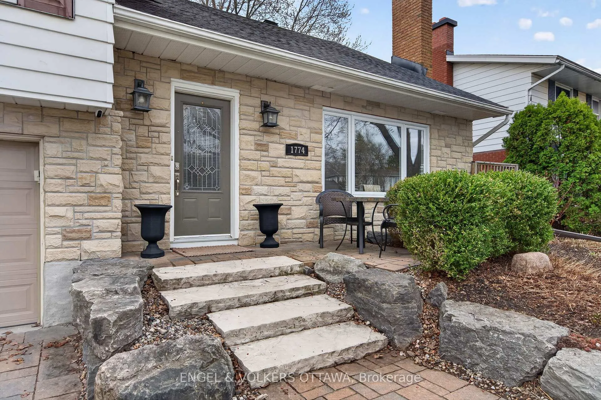Photo 2 of 1774 Playfair Drive, Ottawa, Playfair Park — HOMEH
