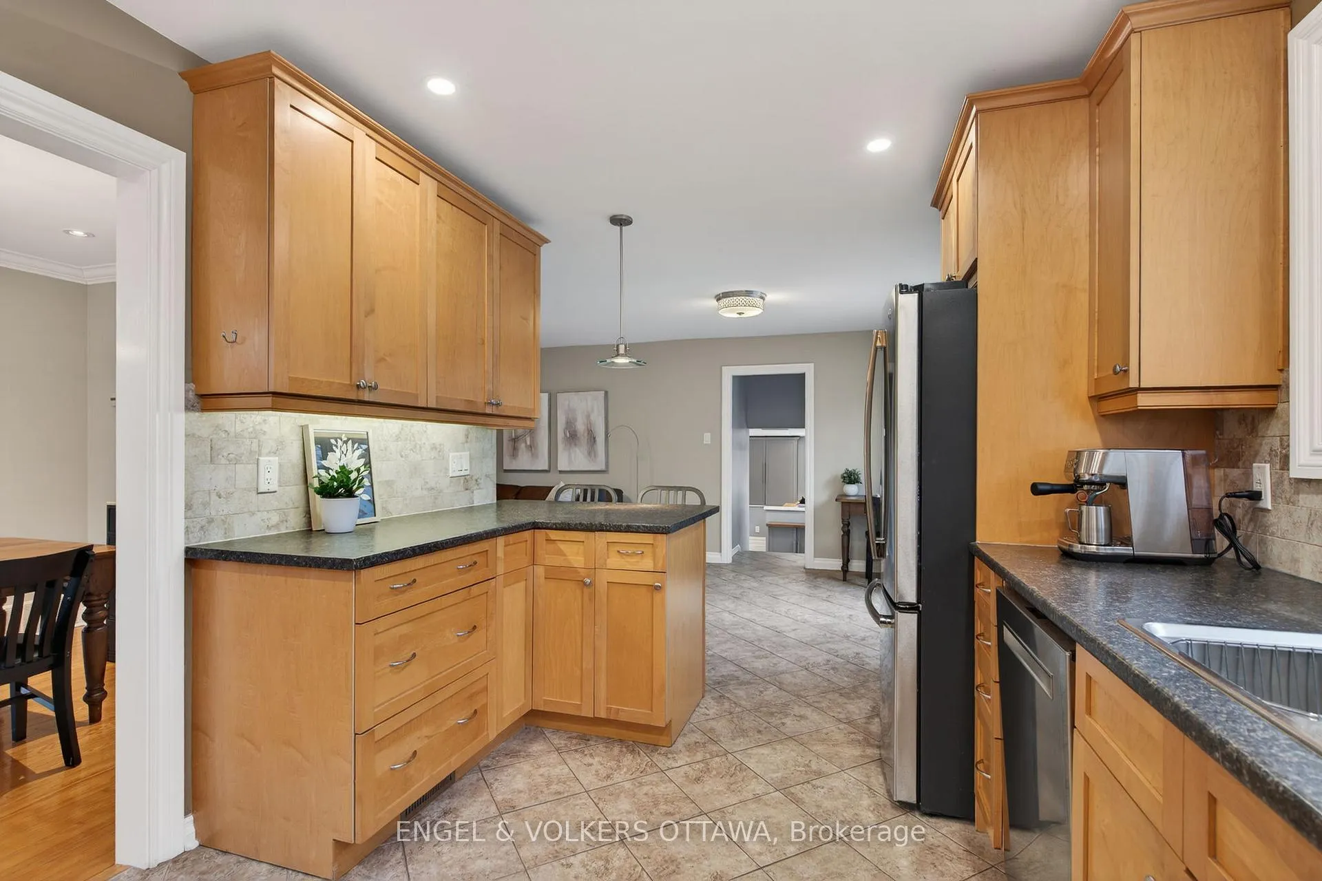 Photo 21 of 1774 Playfair Drive, Ottawa, Playfair Park — HOMEH