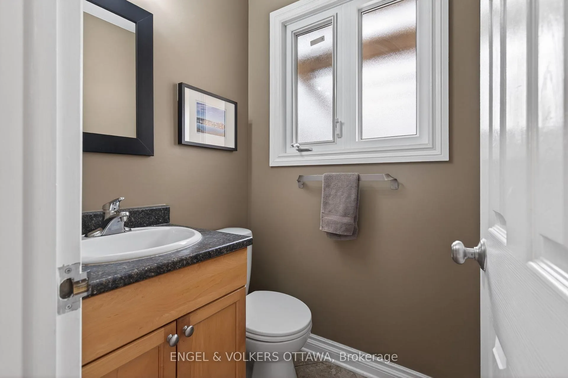 Photo 22 of 1774 Playfair Drive, Ottawa, Playfair Park — HOMEH