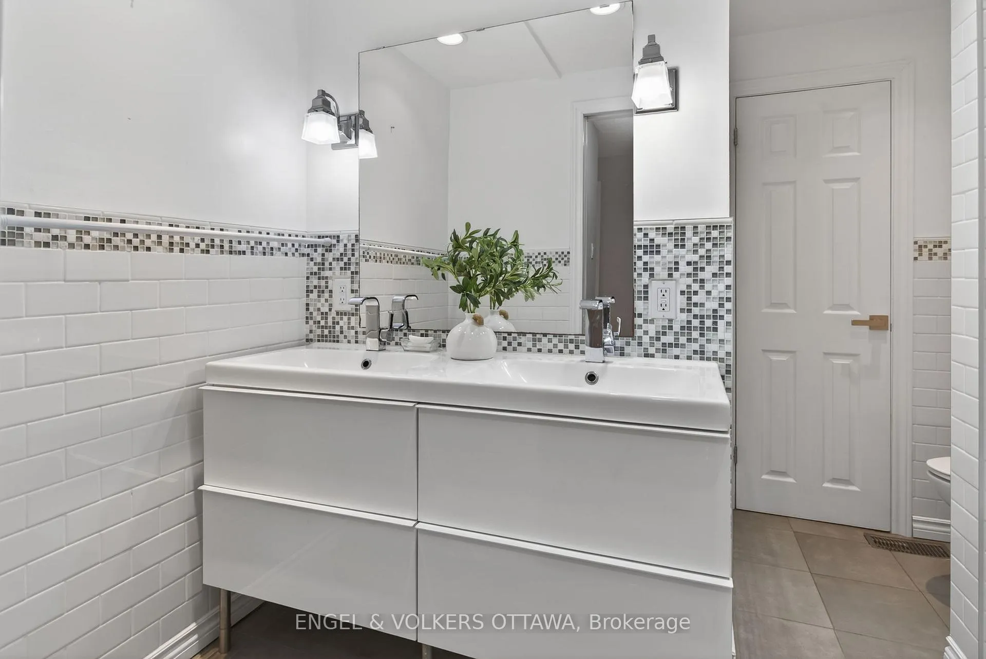 Photo 24 of 1774 Playfair Drive, Ottawa, Playfair Park — HOMEH