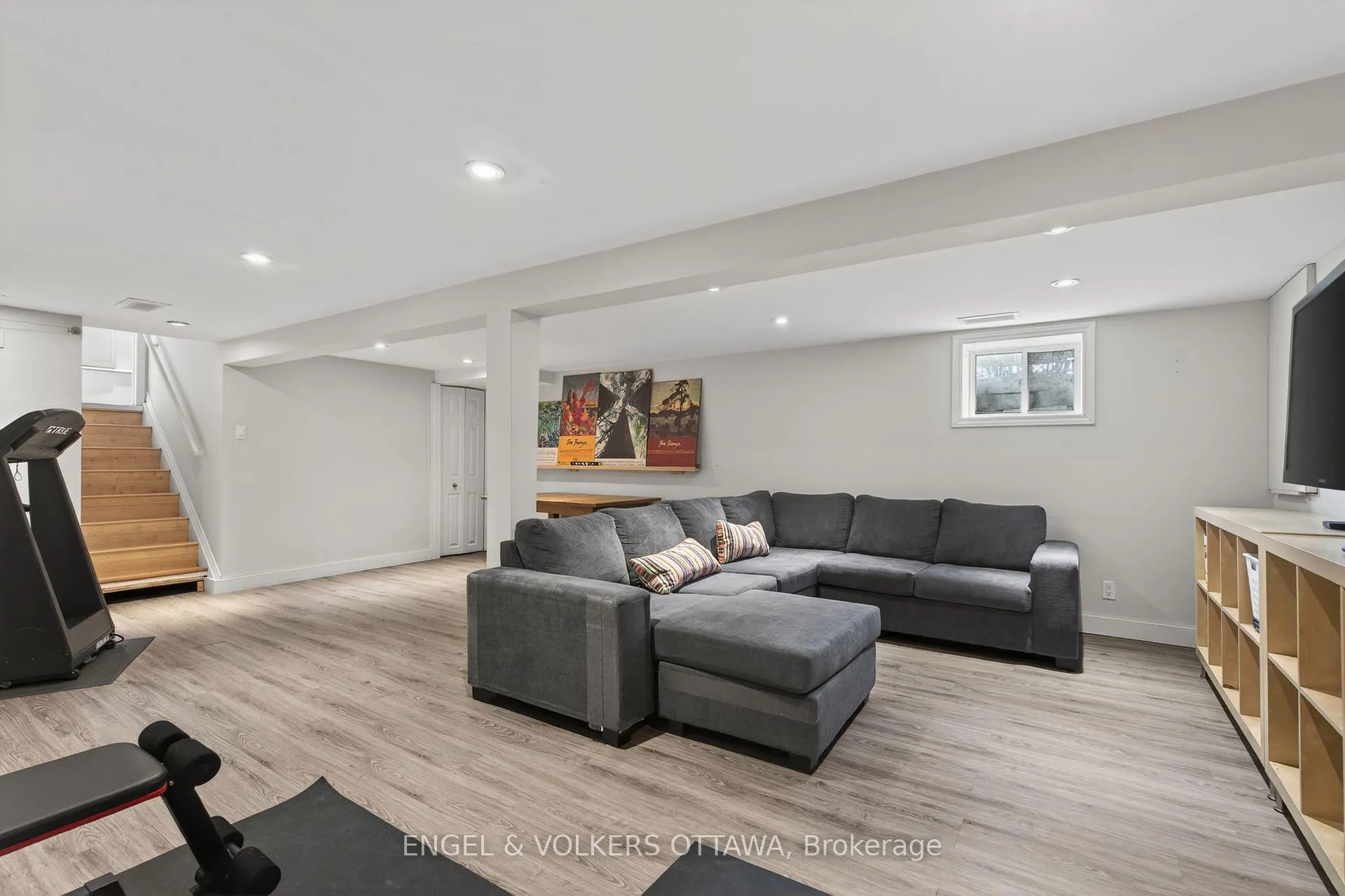 Photo 43 of 1774 Playfair Drive, Ottawa, Playfair Park — HOMEH