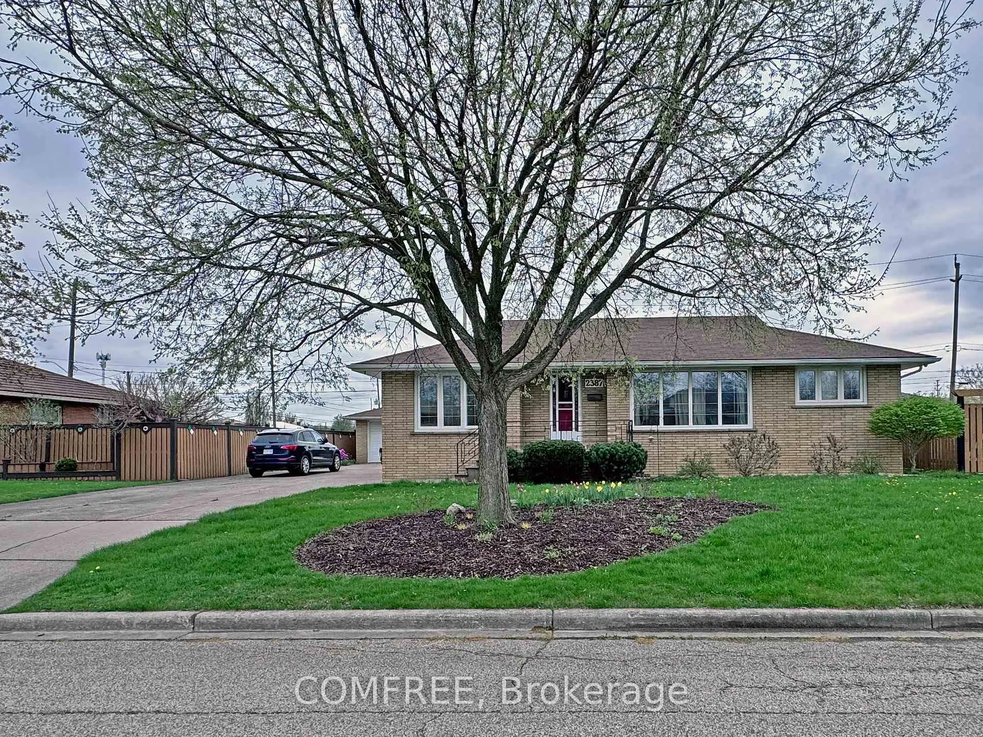 Photo 1 of 2387 Westcott Road, Windsor, Fontainbleu — HOMEH