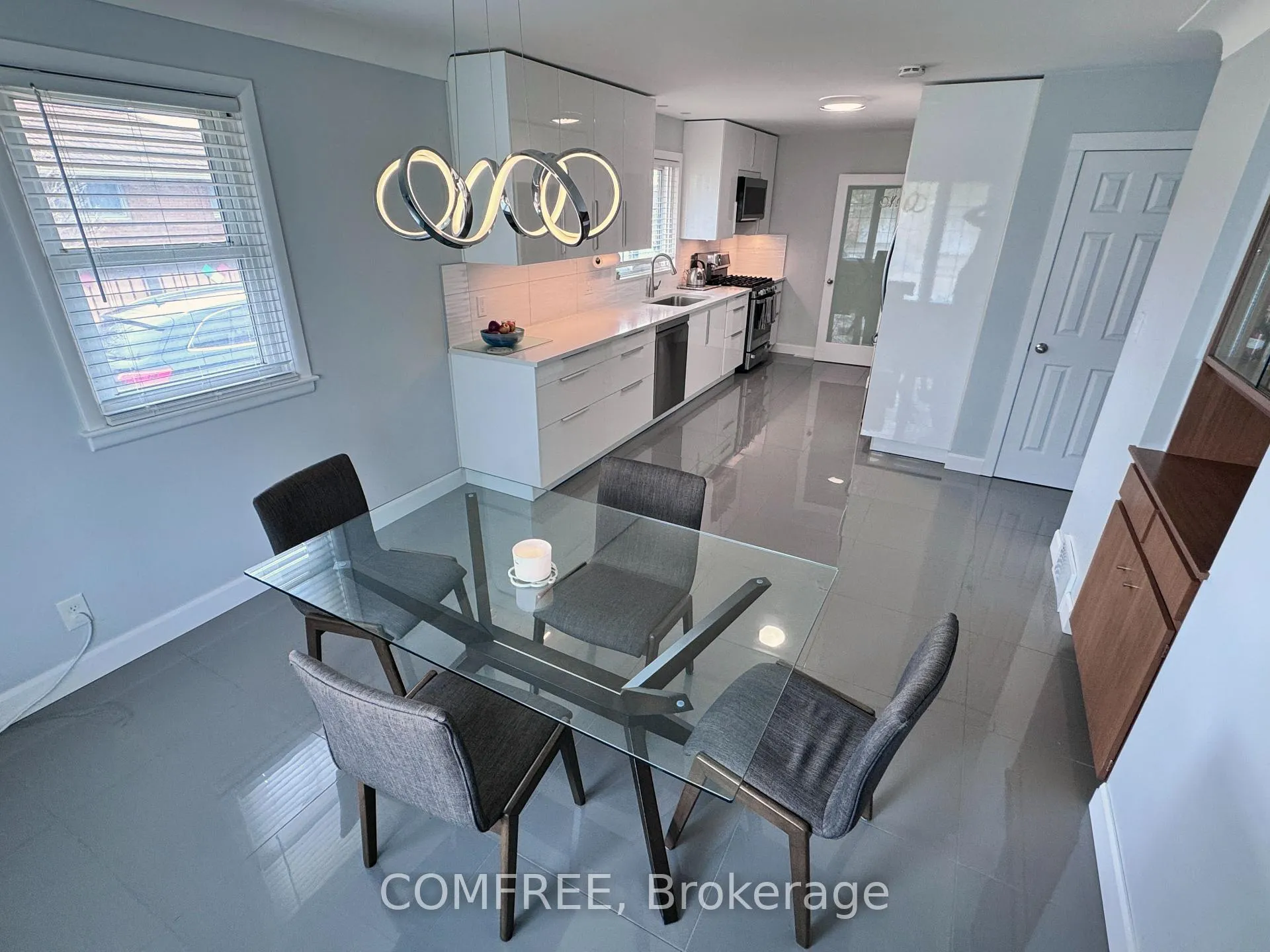 Photo 3 of 2387 Westcott Road, Windsor, Fontainbleu — HOMEH