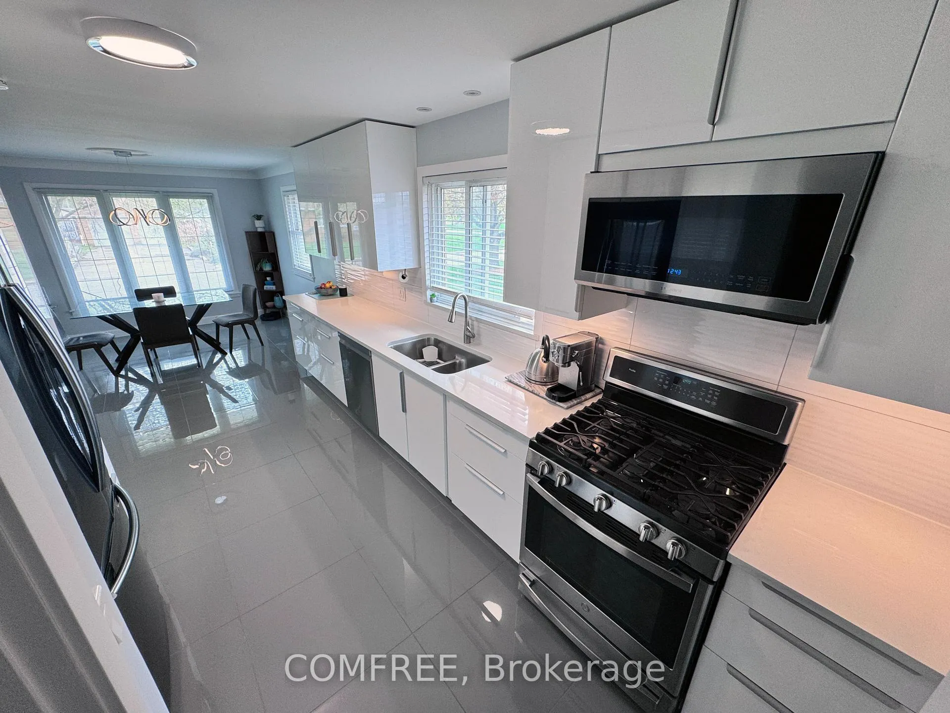 Photo 4 of 2387 Westcott Road, Windsor, Fontainbleu — HOMEH