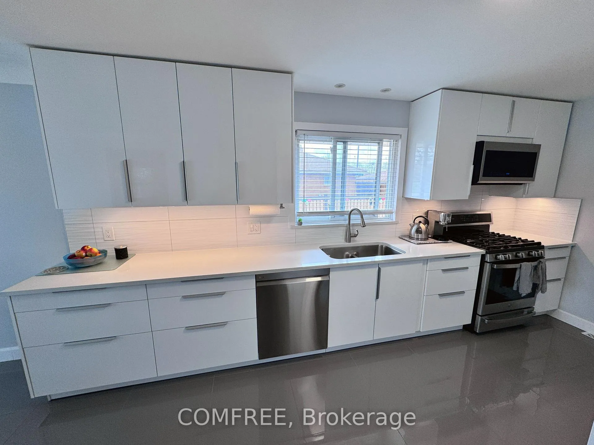 Photo 5 of 2387 Westcott Road, Windsor, Fontainbleu — HOMEH