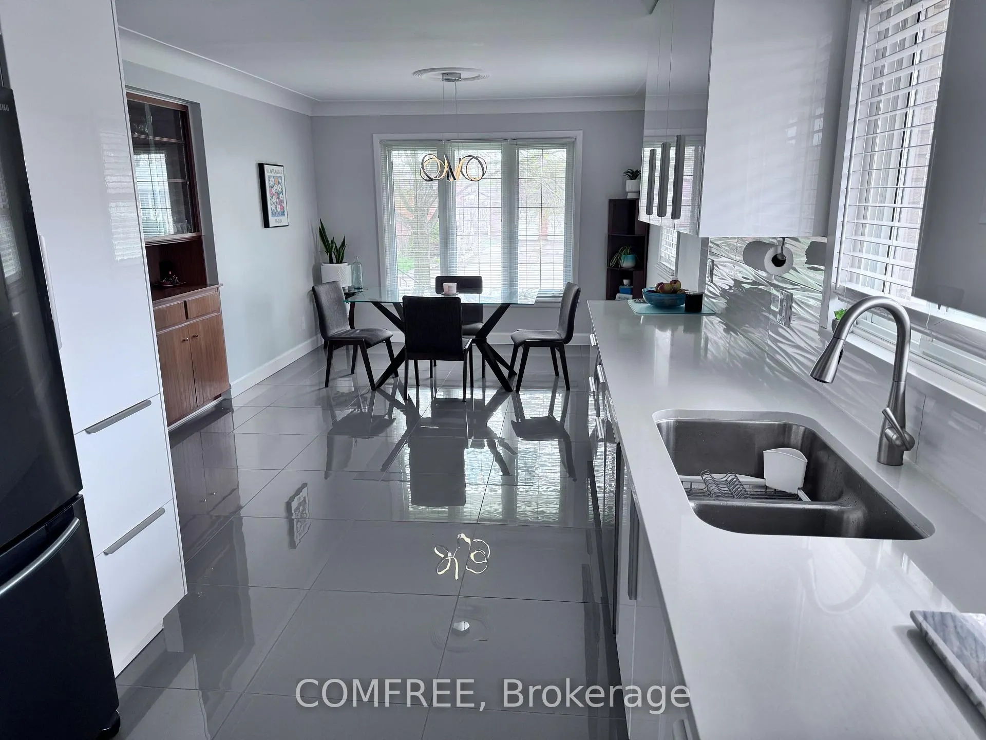 Photo 6 of 2387 Westcott Road, Windsor, Fontainbleu — HOMEH
