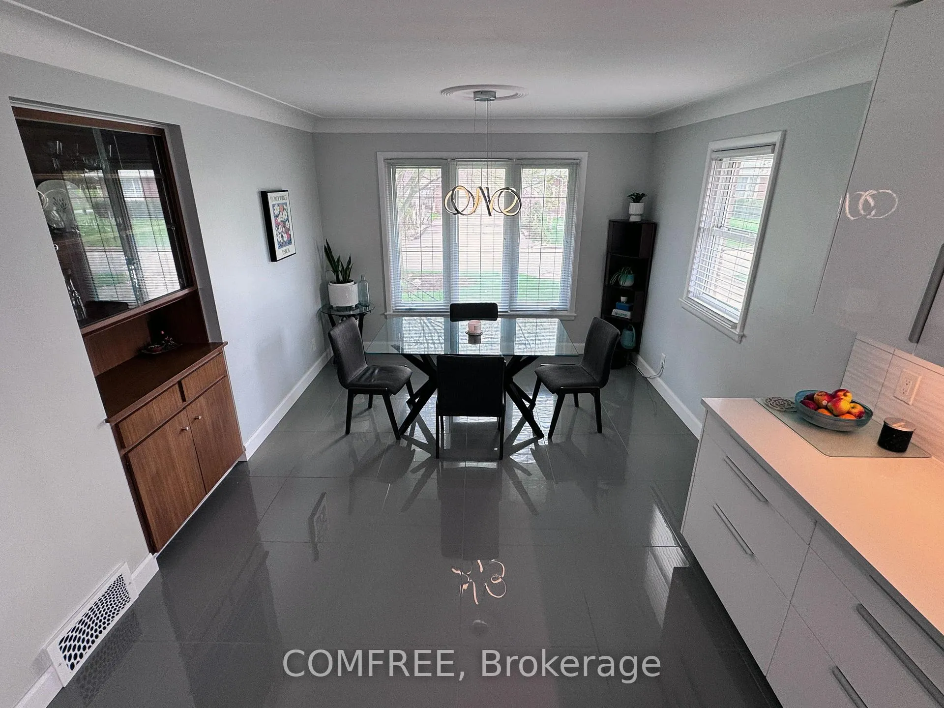 Photo 7 of 2387 Westcott Road, Windsor, Fontainbleu — HOMEH