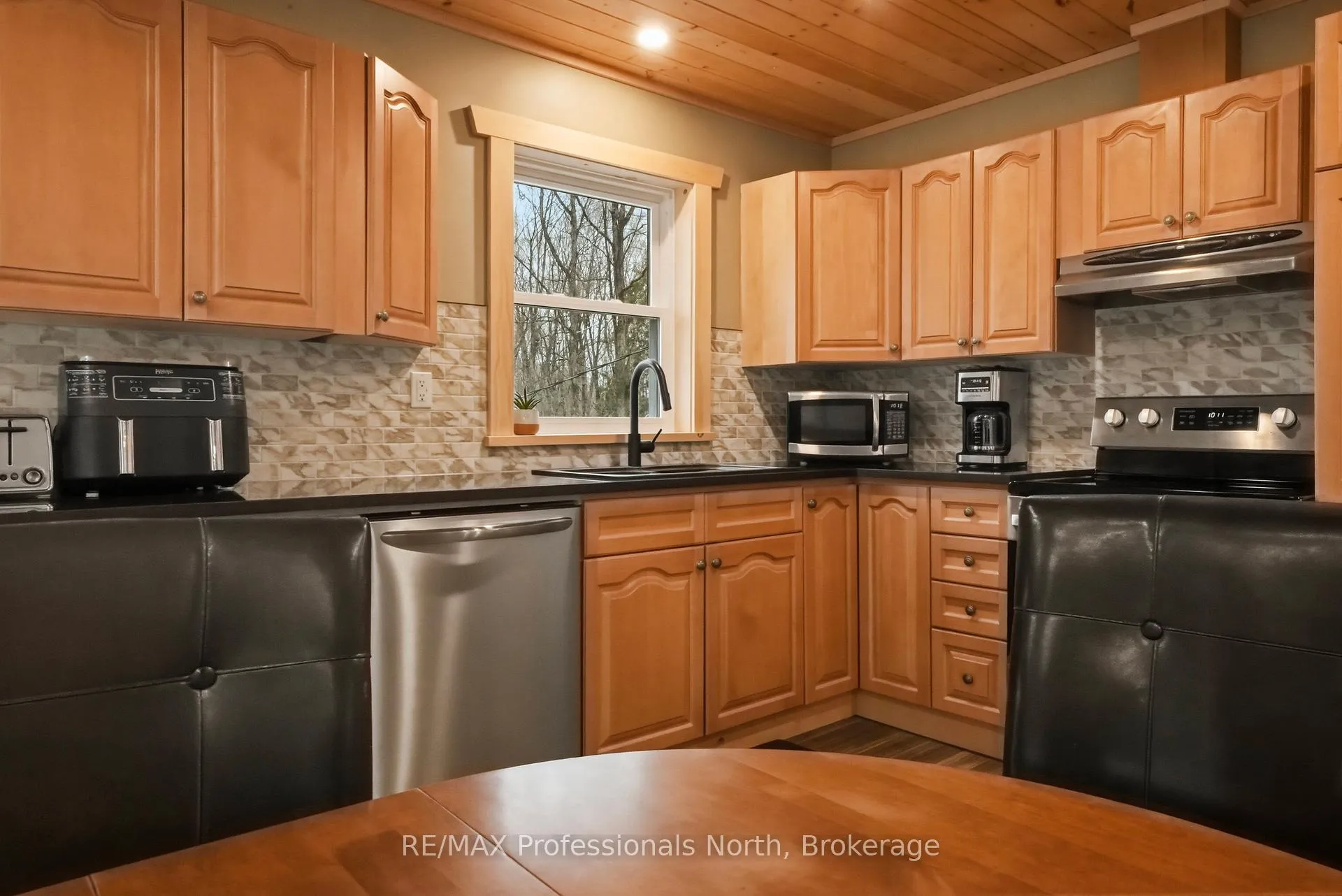 Photo 3 of 1310 Alexander Road, Minden Hills, Minden — HOMEH