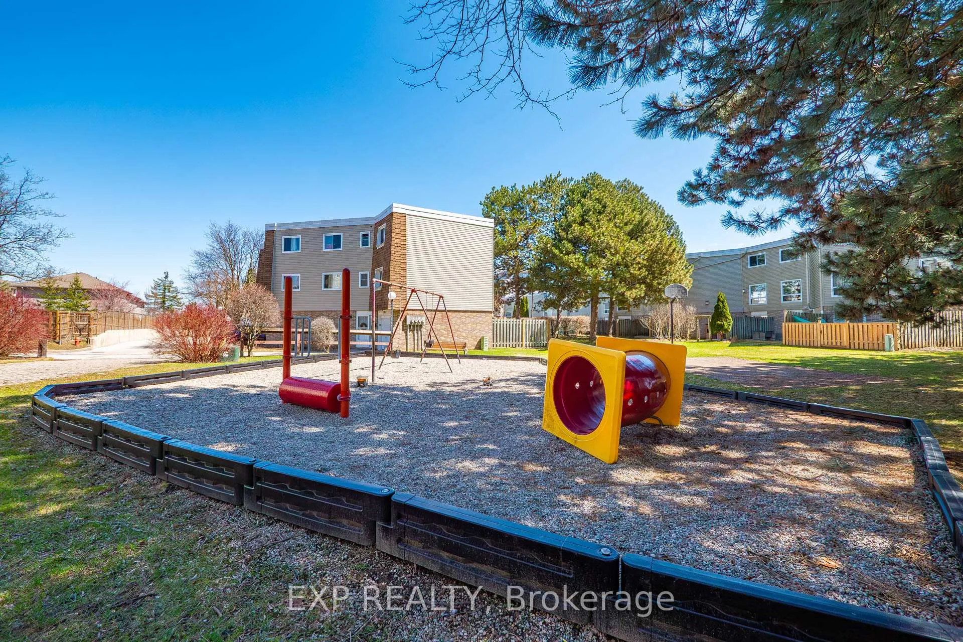Photo 33 of Unit 36, 60 Elmsdale Drive, Kitchener — HOMEH