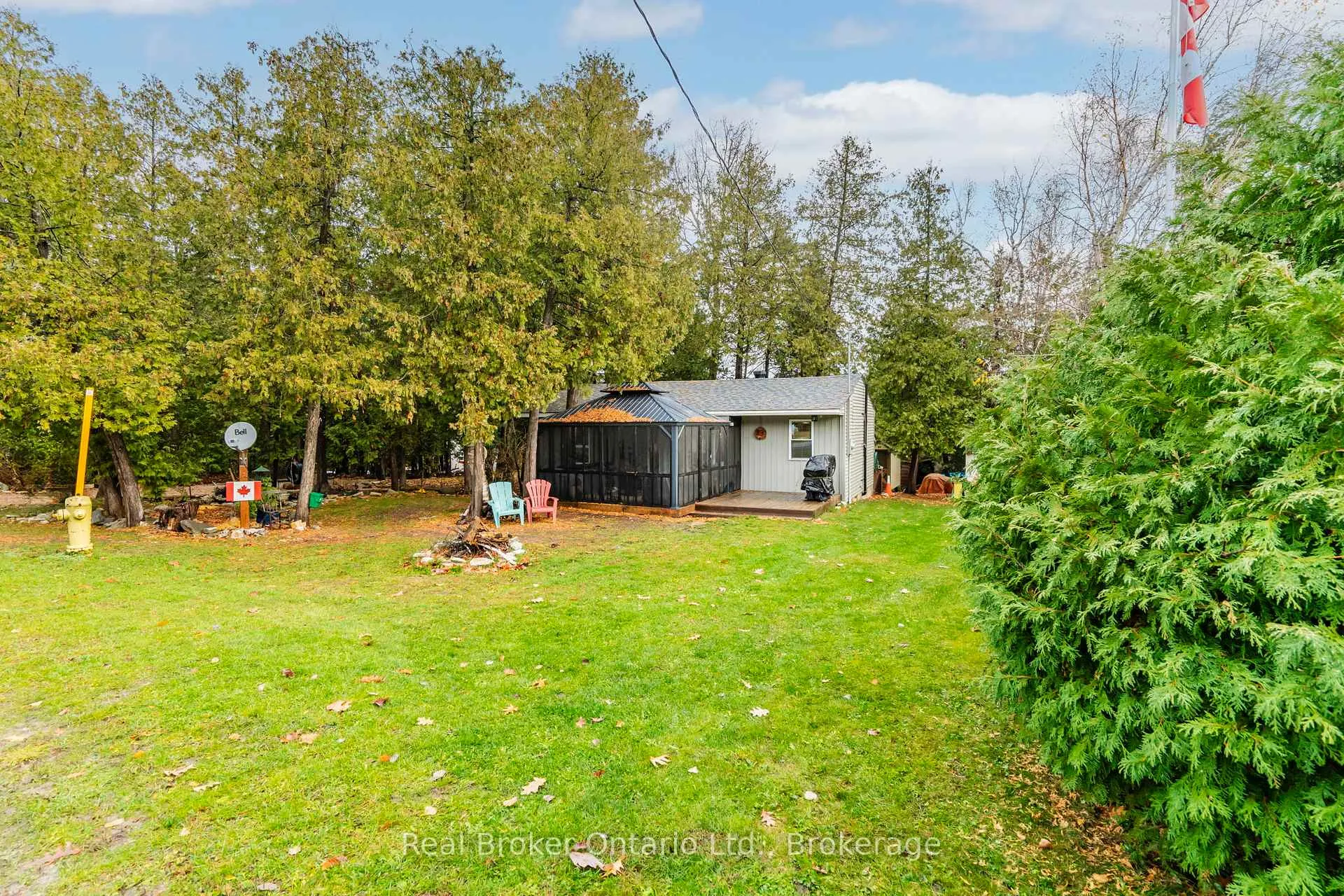 Photo 2 of 33 Gloucester Grove, Tay, Port McNicoll — HOMEH