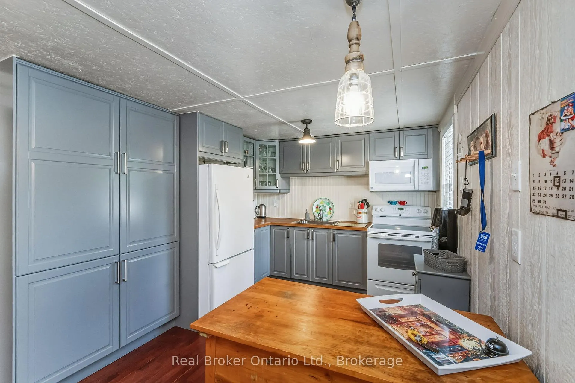 Photo 11 of 33 Gloucester Grove, Tay, Port McNicoll — HOMEH