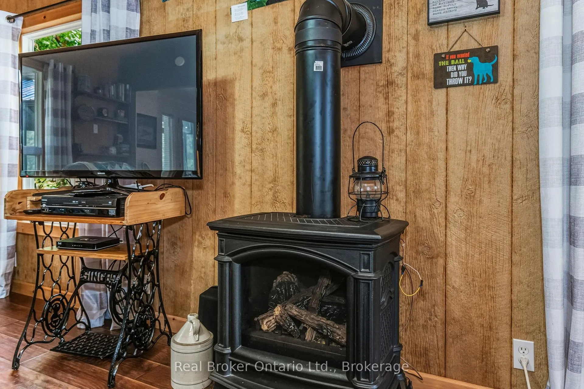 Photo 15 of 33 Gloucester Grove, Tay, Port McNicoll — HOMEH