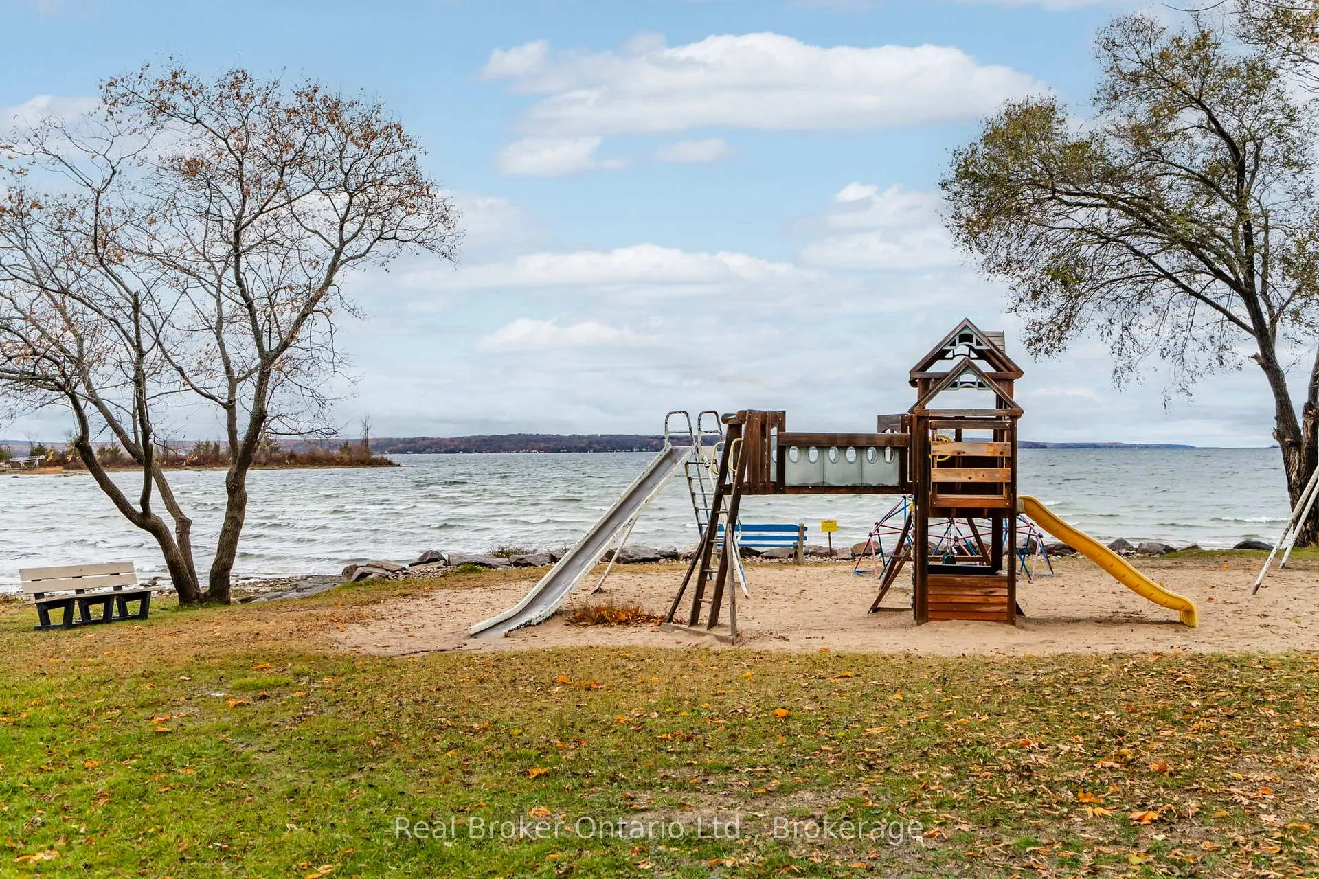 Photo 26 of 33 Gloucester Grove, Tay, Port McNicoll — HOMEH