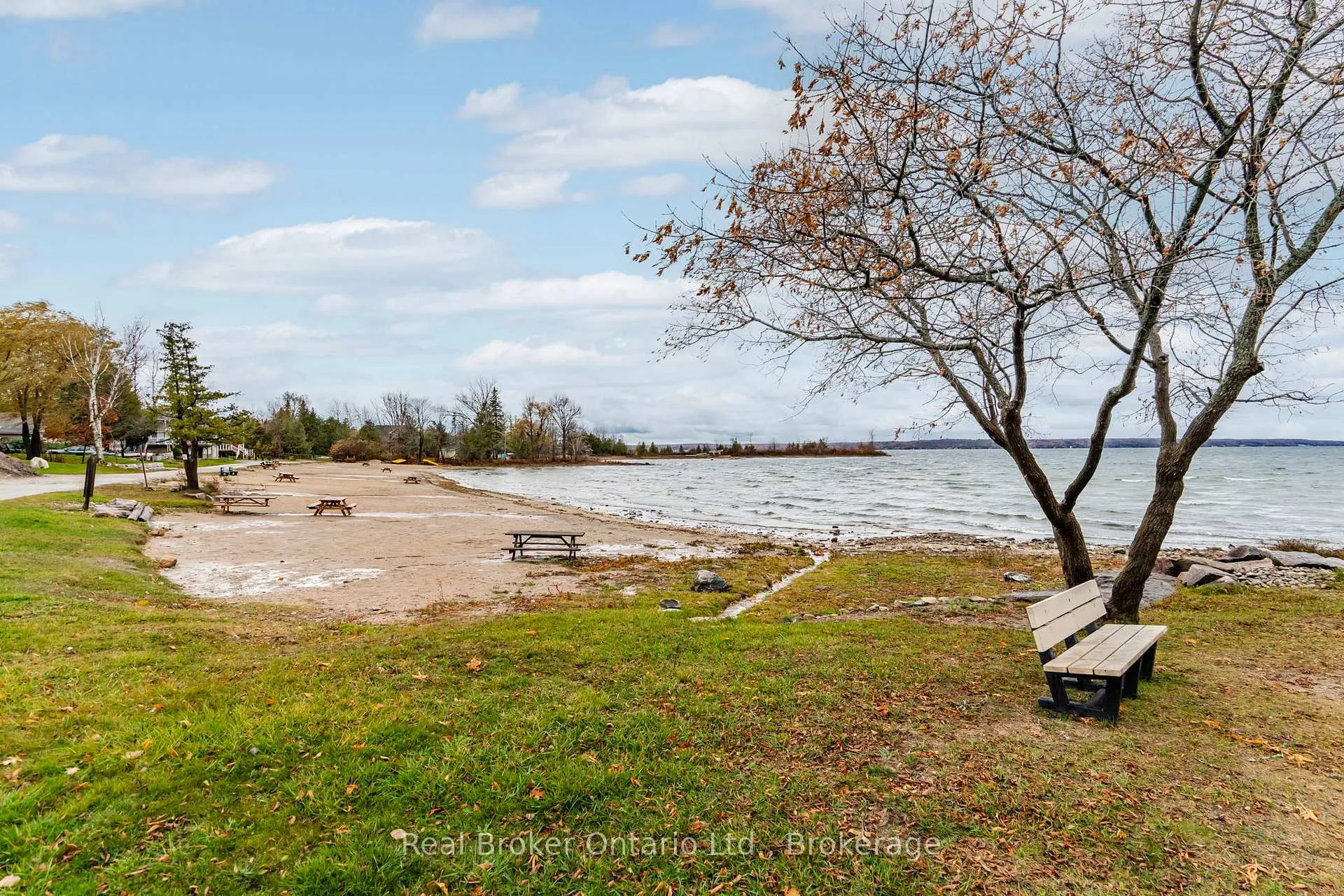Photo 27 of 33 Gloucester Grove, Tay, Port McNicoll — HOMEH