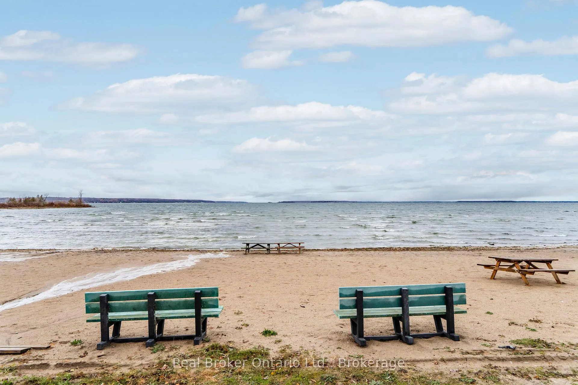 Photo 28 of 33 Gloucester Grove, Tay, Port McNicoll — HOMEH