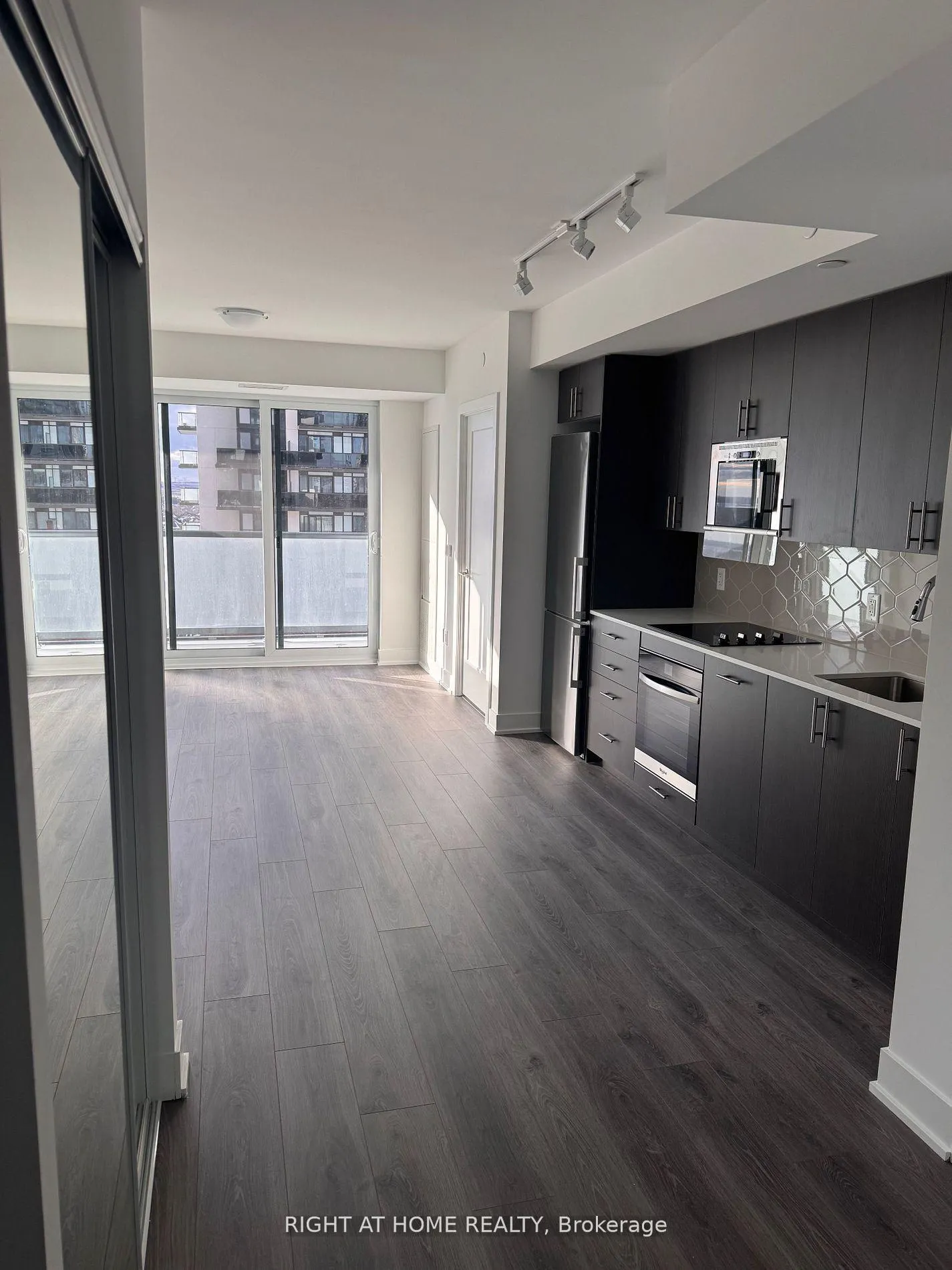 Photo 1 of Unit 1015, 2545 Simcoe Street N, Oshawa, Windfields — HOMEH