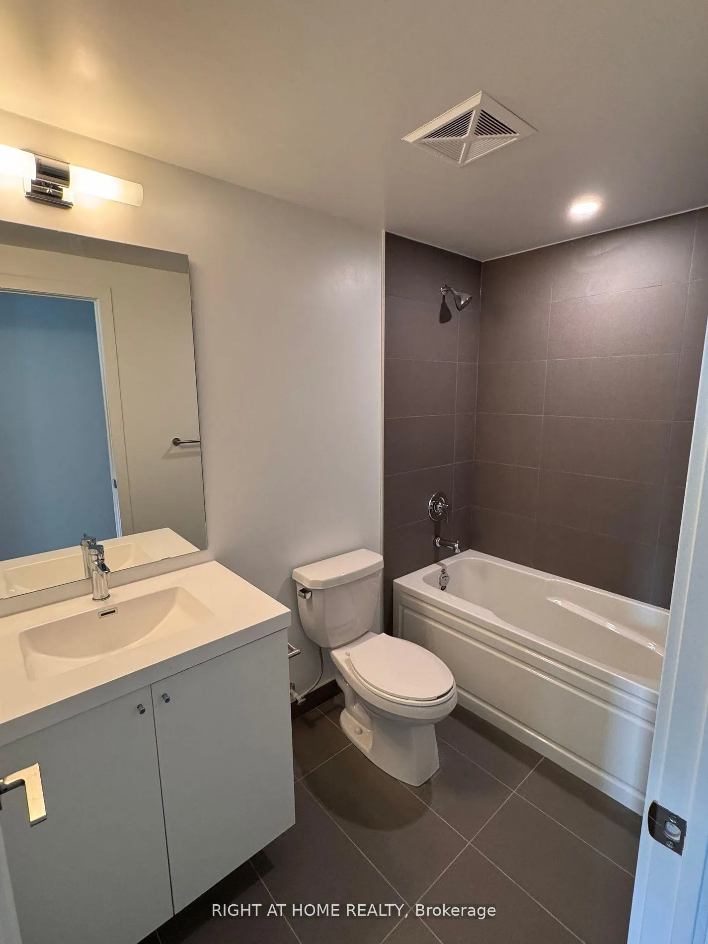 Photo 14 of Unit 1015, 2545 Simcoe Street N, Oshawa, Windfields — HOMEH