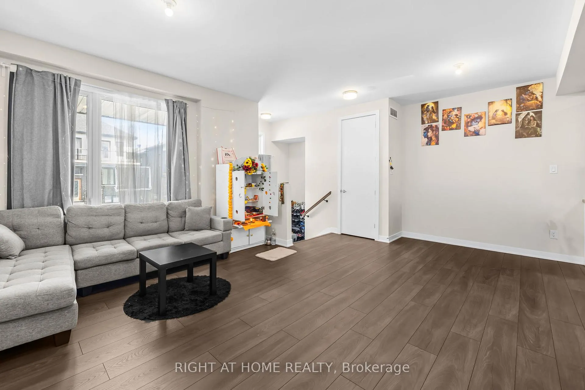 Photo 4 of 209 Speckled Alder Row, Ottawa, Barrhaven - Half Moon Bay — HOMEH