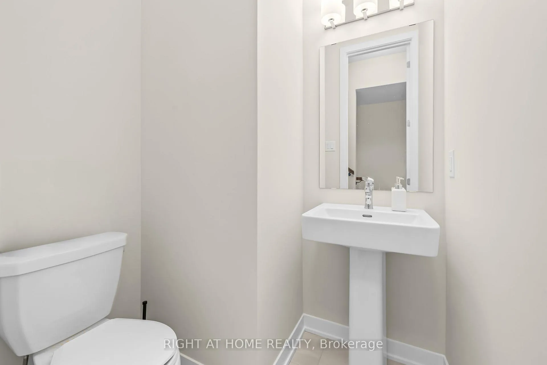 Photo 10 of 209 Speckled Alder Row, Ottawa, Barrhaven - Half Moon Bay — HOMEH