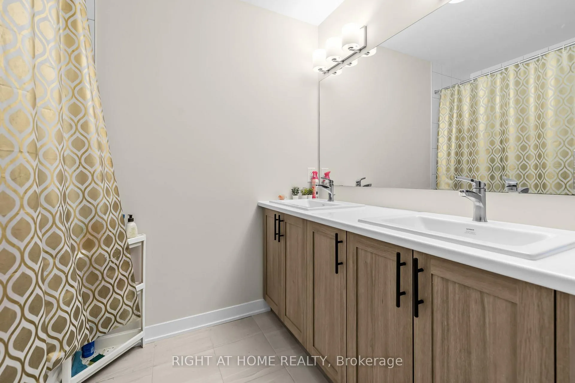 Photo 14 of 209 Speckled Alder Row, Ottawa, Barrhaven - Half Moon Bay — HOMEH
