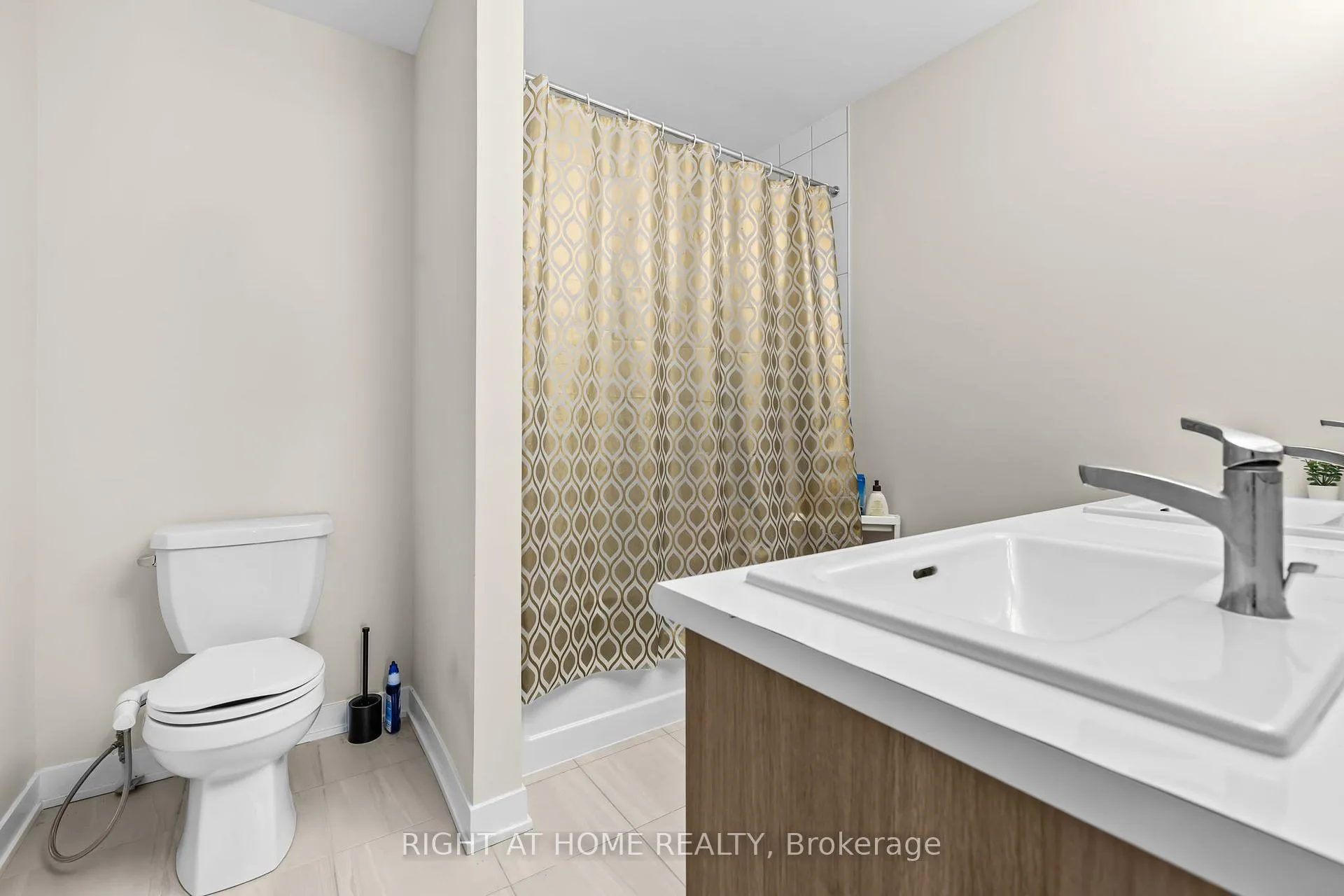 Photo 15 of 209 Speckled Alder Row, Ottawa, Barrhaven - Half Moon Bay — HOMEH