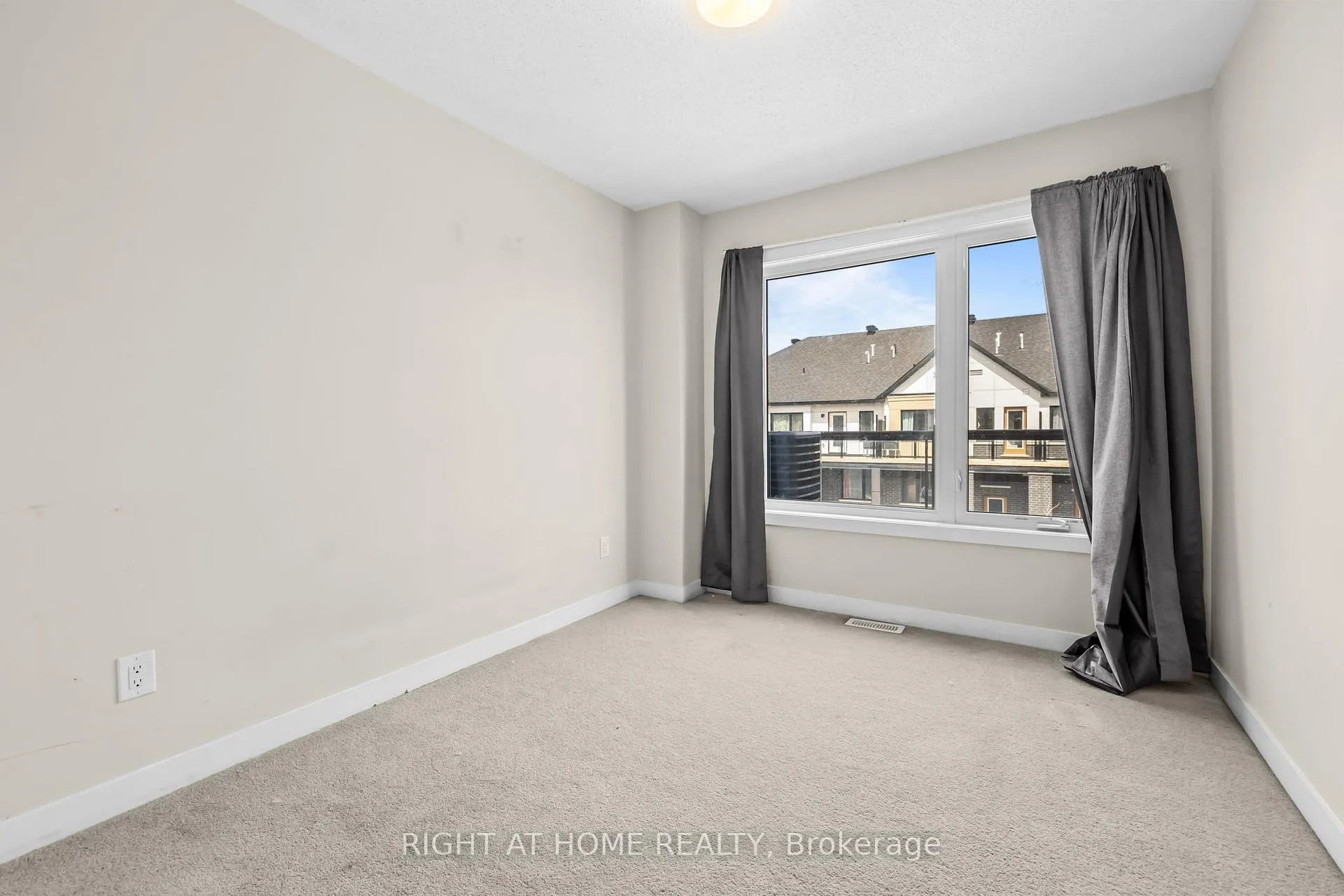 Photo 16 of 209 Speckled Alder Row, Ottawa, Barrhaven - Half Moon Bay — HOMEH