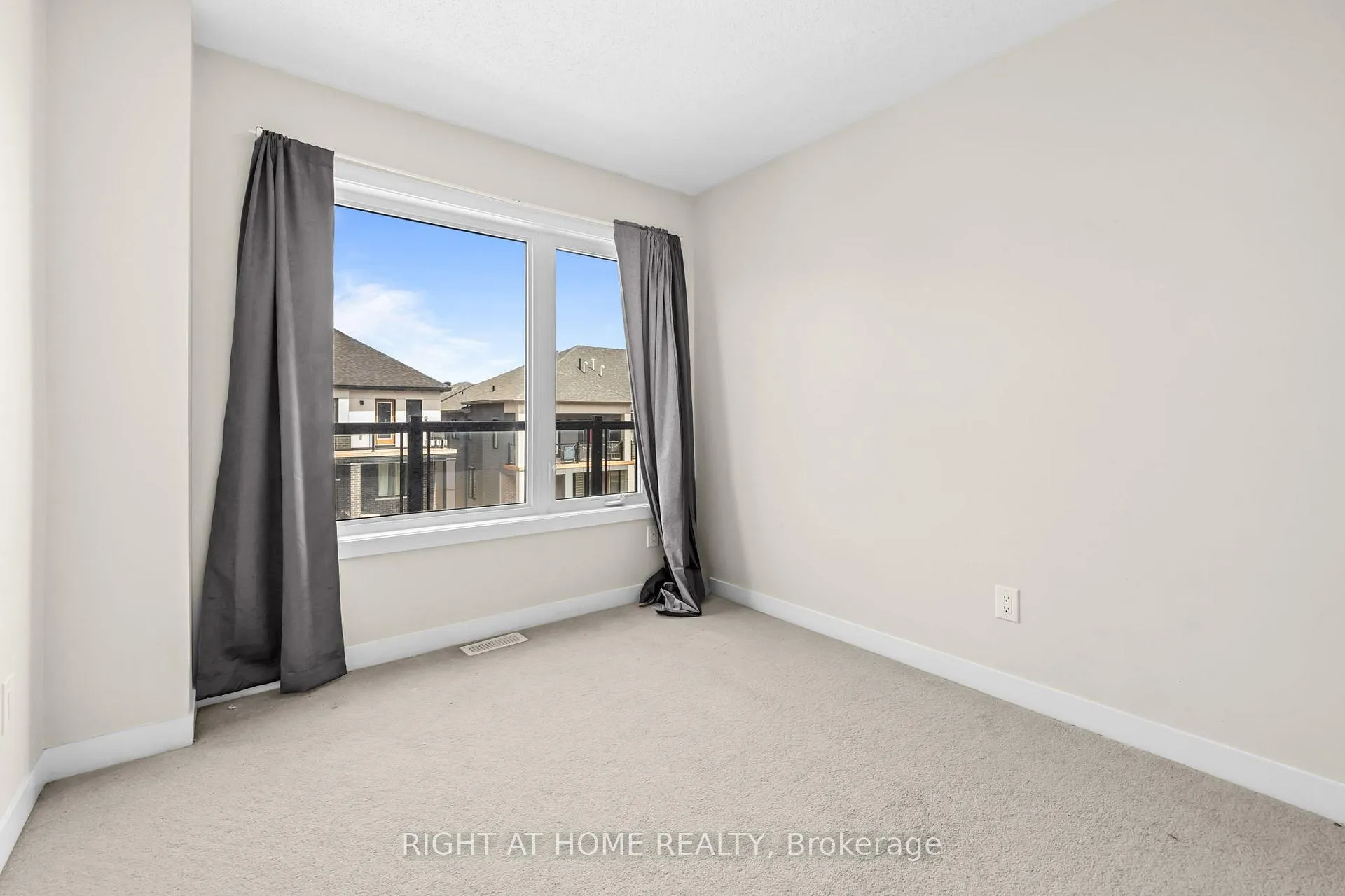 Photo 17 of 209 Speckled Alder Row, Ottawa, Barrhaven - Half Moon Bay — HOMEH
