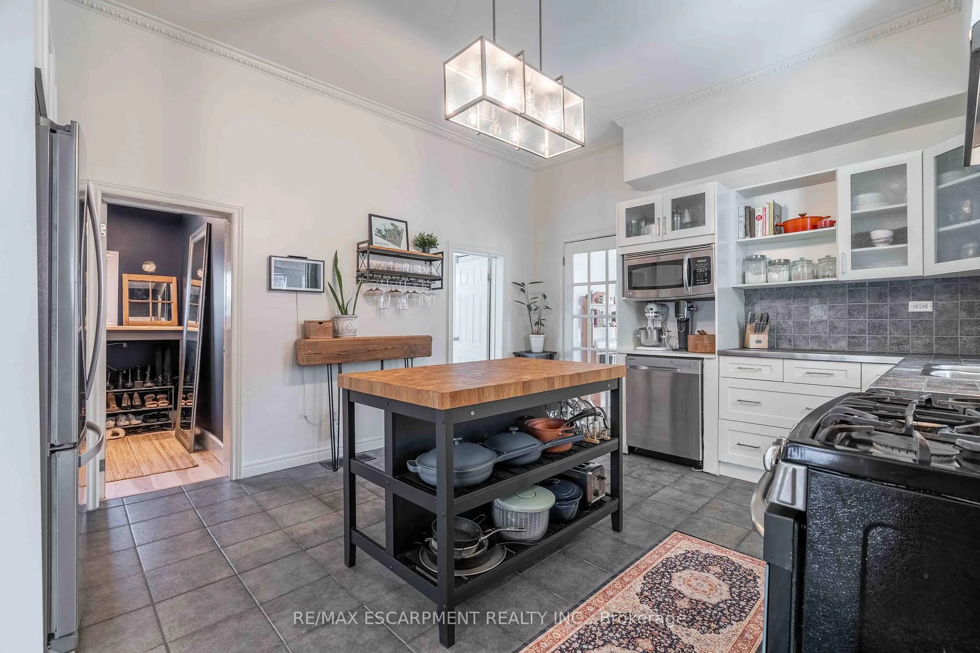Photo 8 of 203 Wood Street E, Hamilton, North End — HOMEH