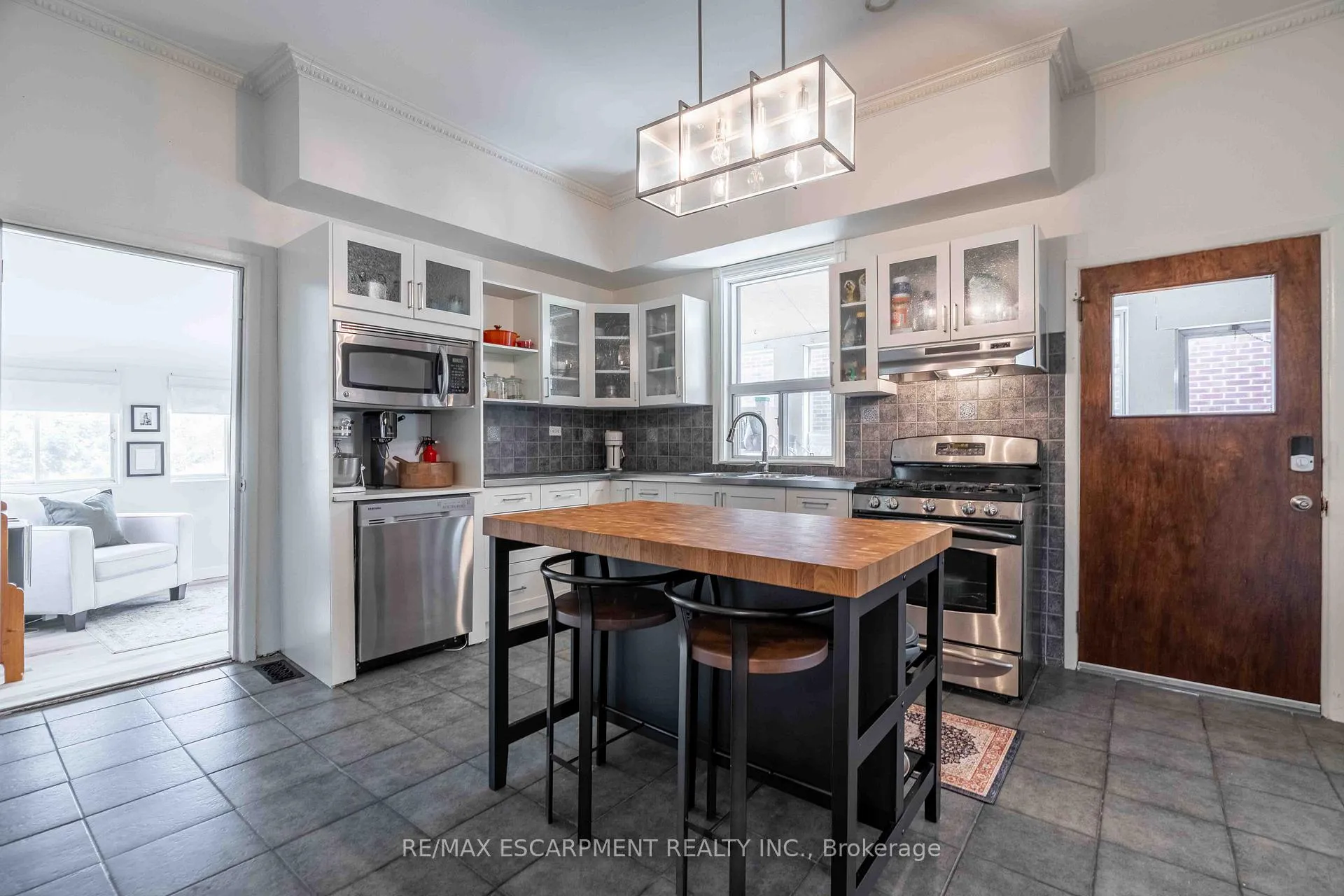 Photo 9 of 203 Wood Street E, Hamilton, North End — HOMEH
