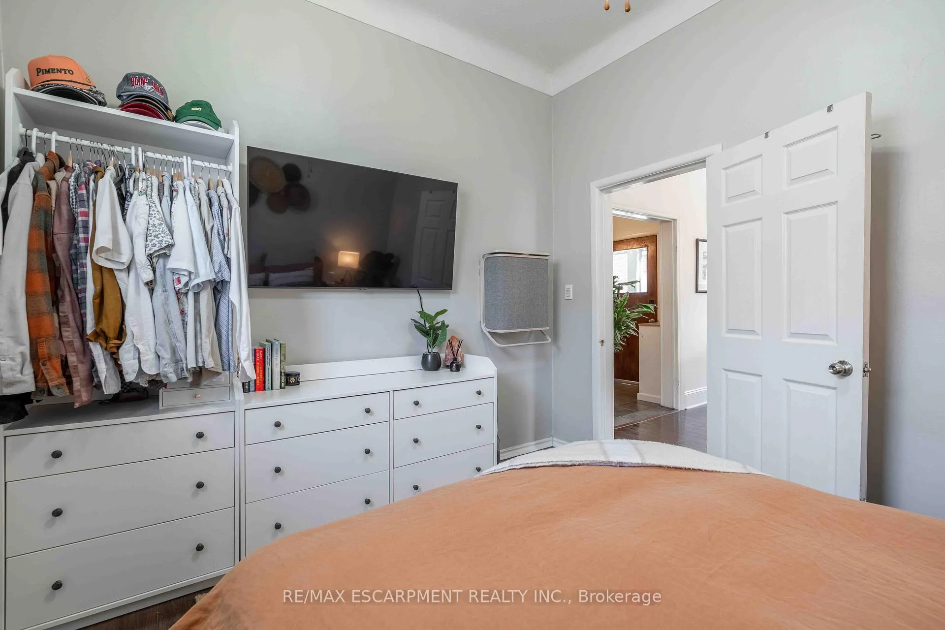 Photo 15 of 203 Wood Street E, Hamilton, North End — HOMEH