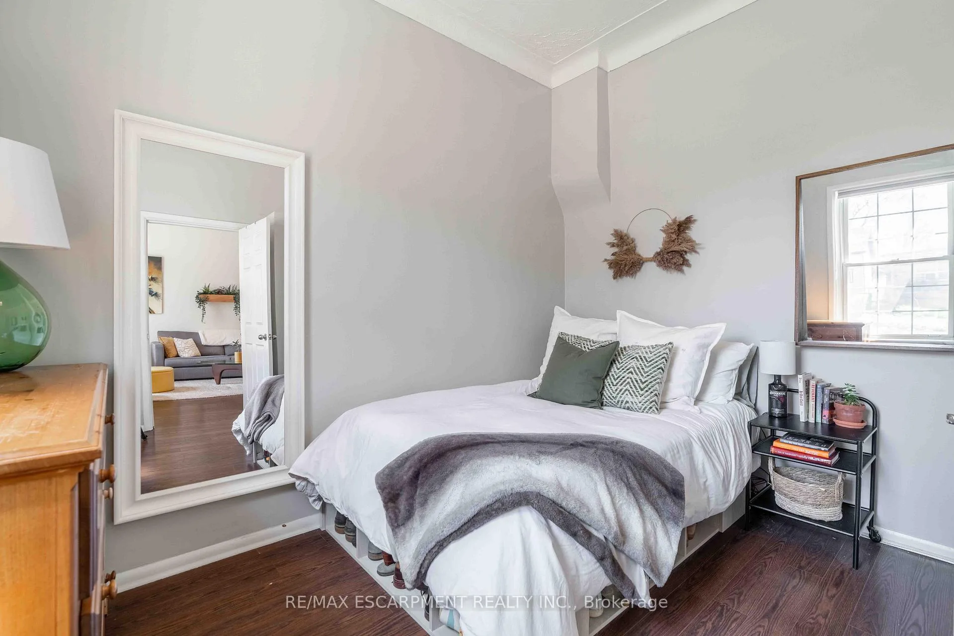 Photo 16 of 203 Wood Street E, Hamilton, North End — HOMEH