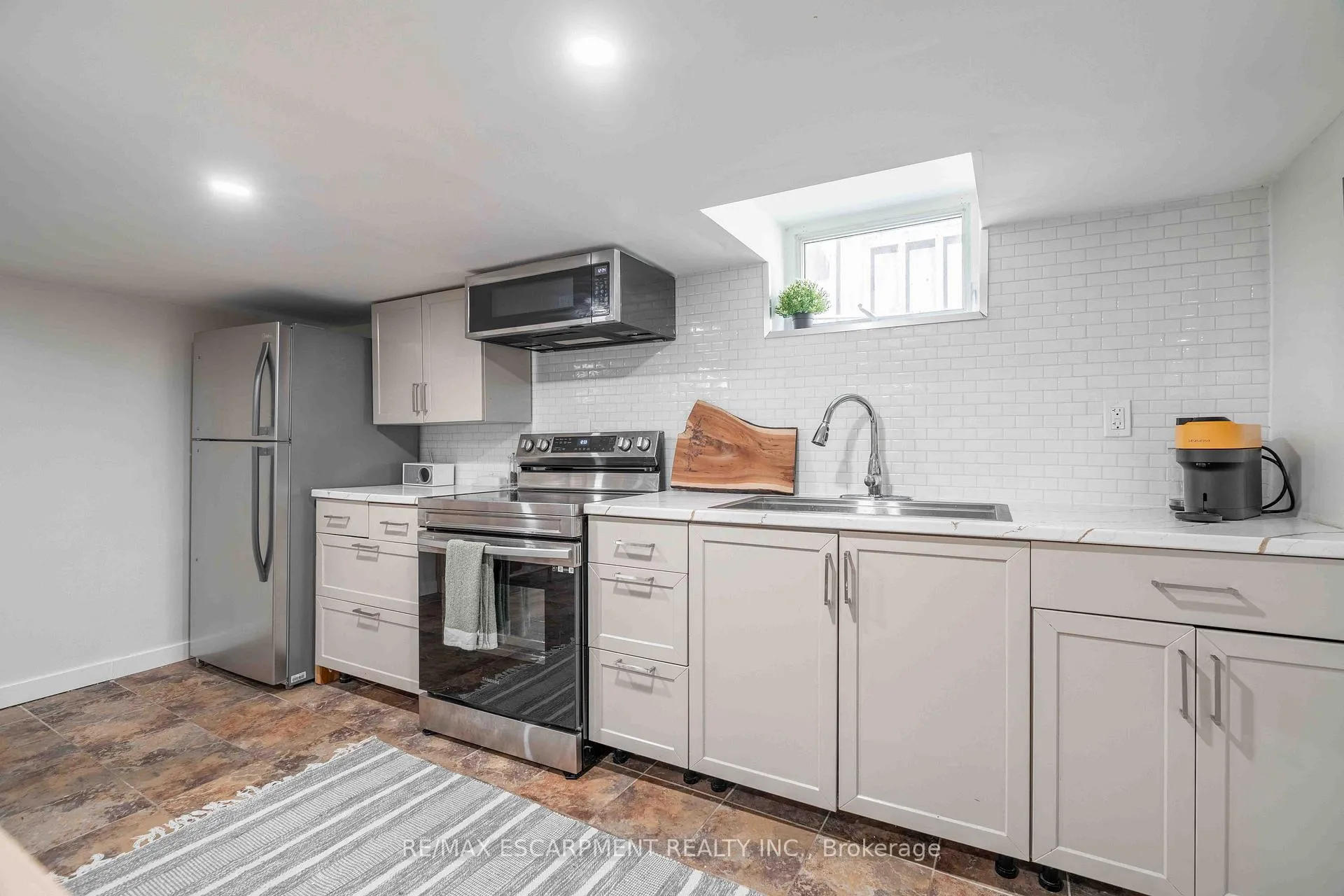 Photo 25 of 203 Wood Street E, Hamilton, North End — HOMEH