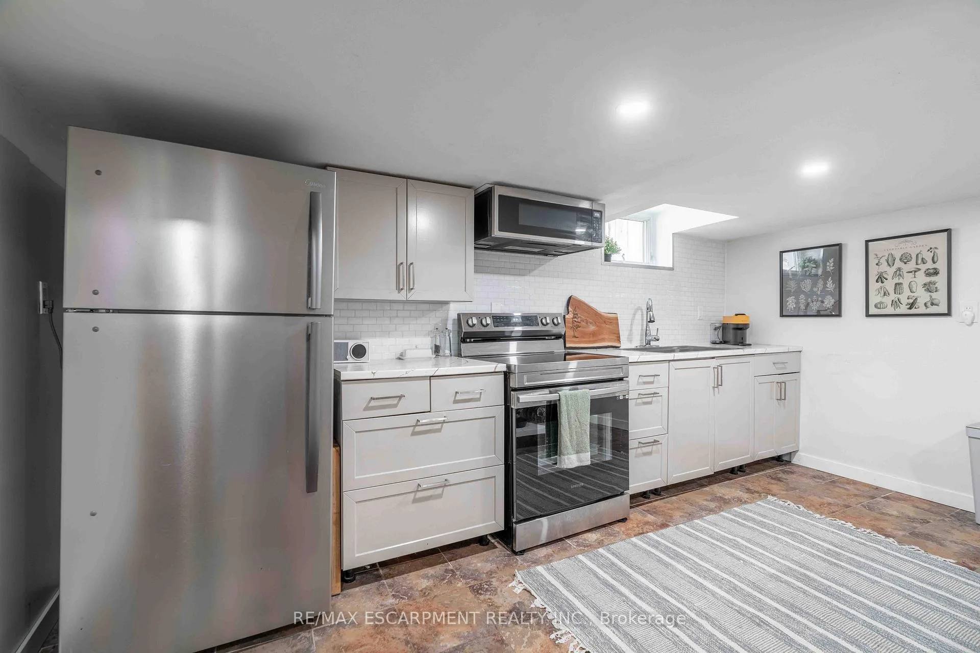 Photo 26 of 203 Wood Street E, Hamilton, North End — HOMEH