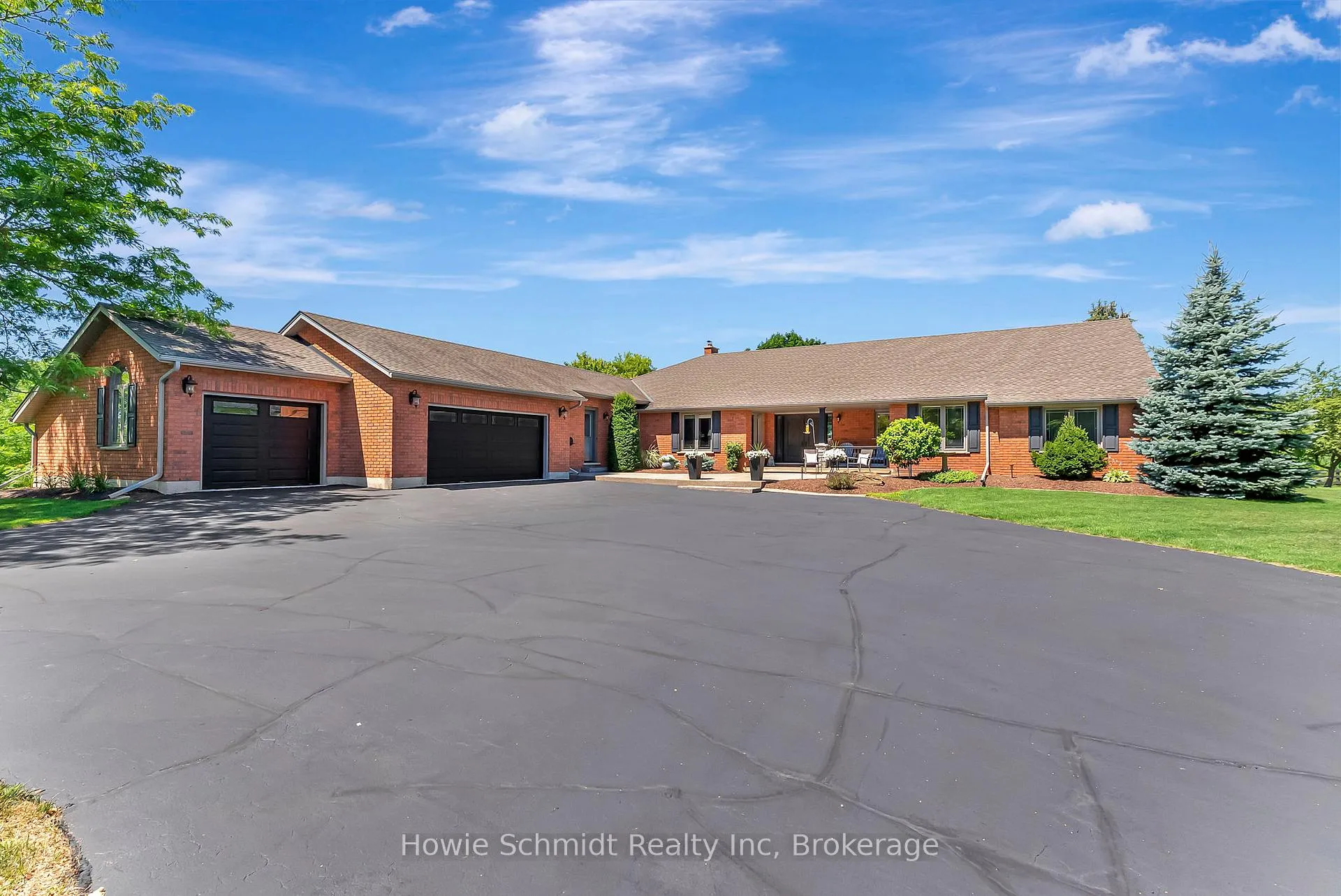 Photo 4 of 999 Governors Road W, Brant, Paris — HOMEH