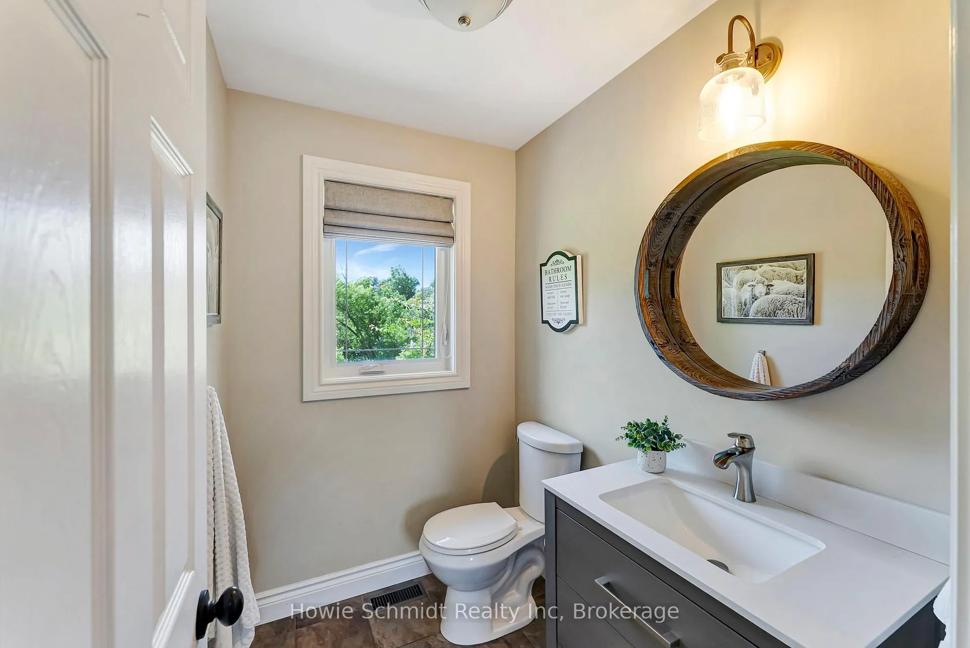 Photo 35 of 999 Governors Road W, Brant, Paris — HOMEH