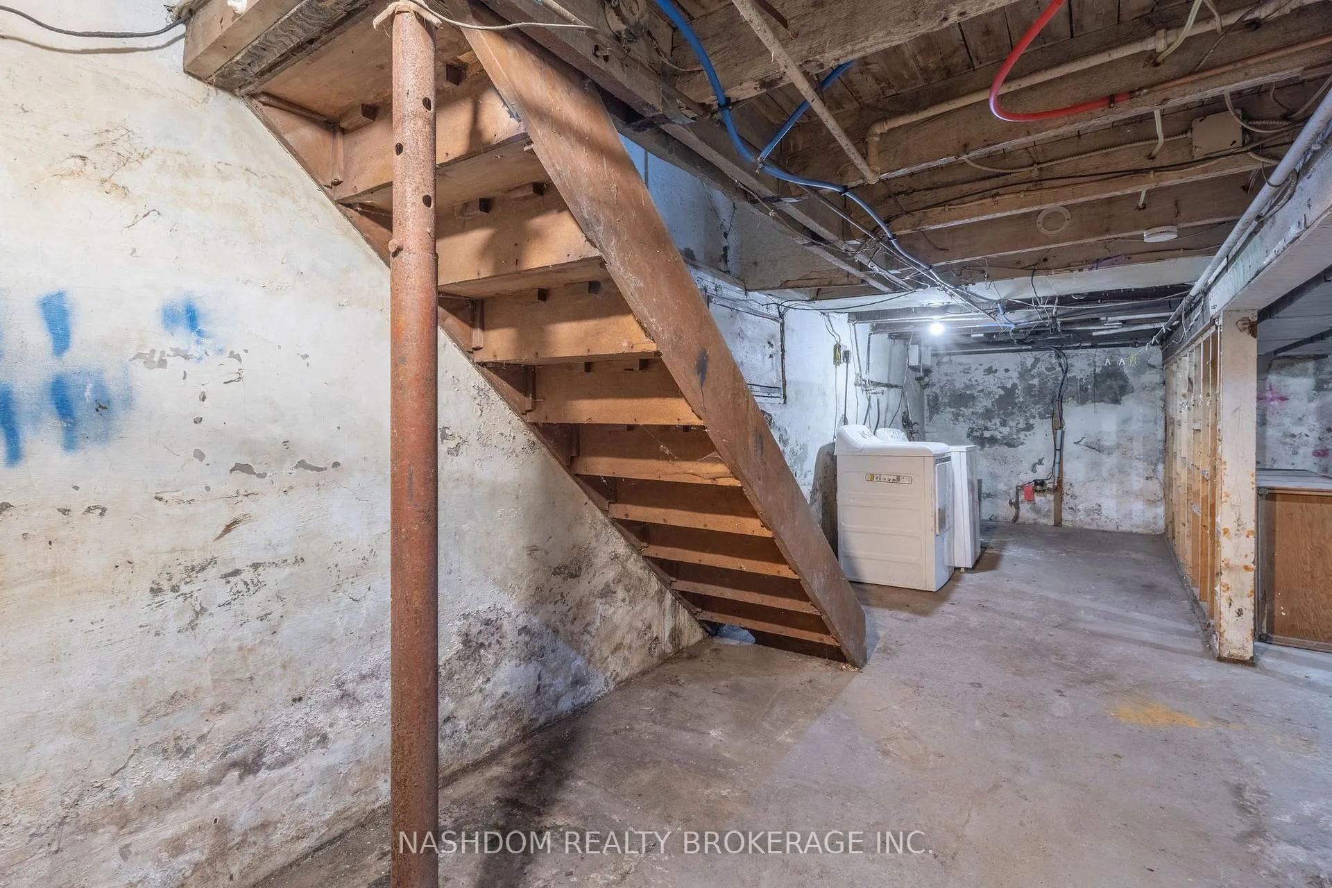 Photo 24 of 39 Munroe Street, Hamilton, Industrial Sector — HOMEH